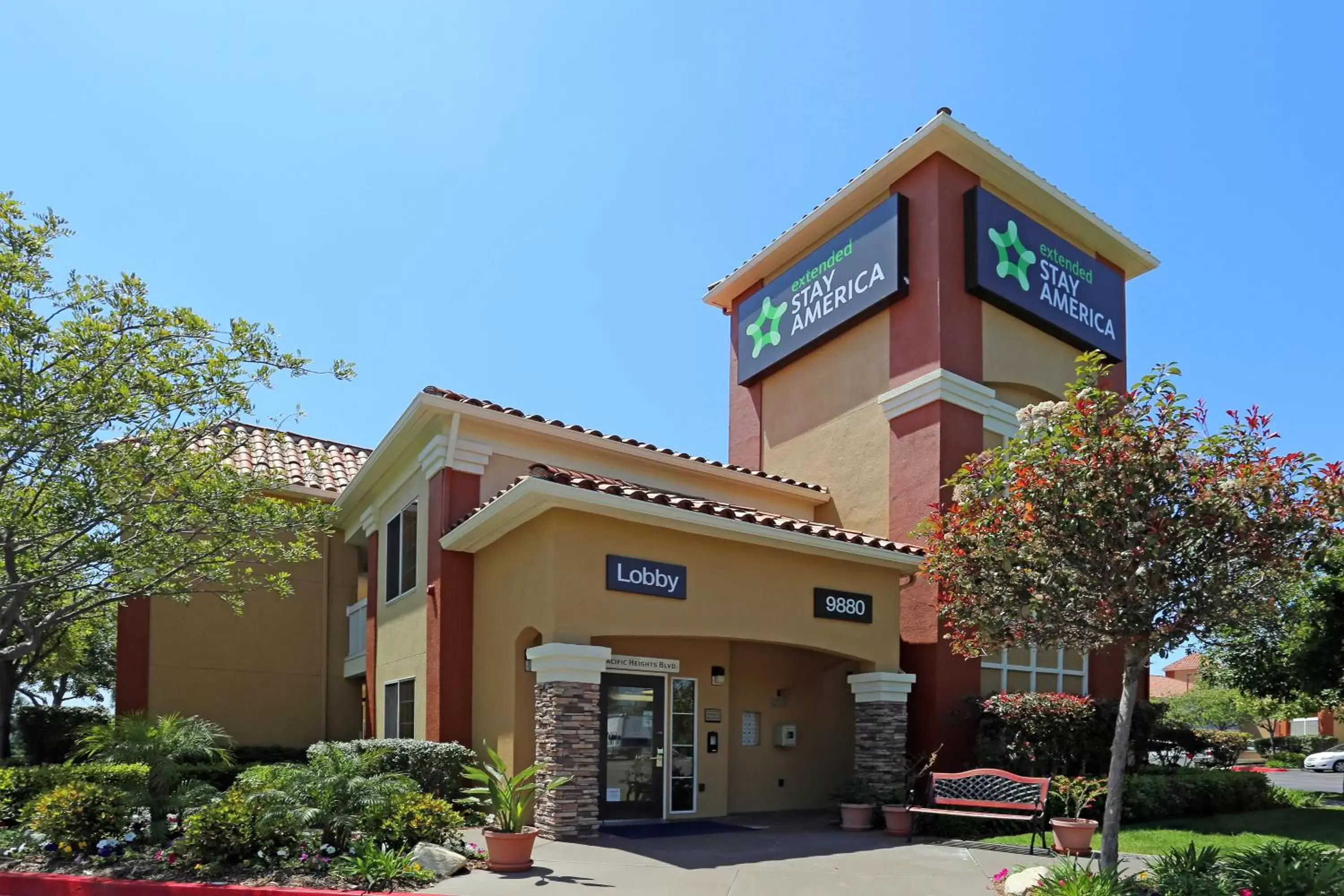 Property building in Extended Stay America Suites - San Diego - Sorrento Mesa