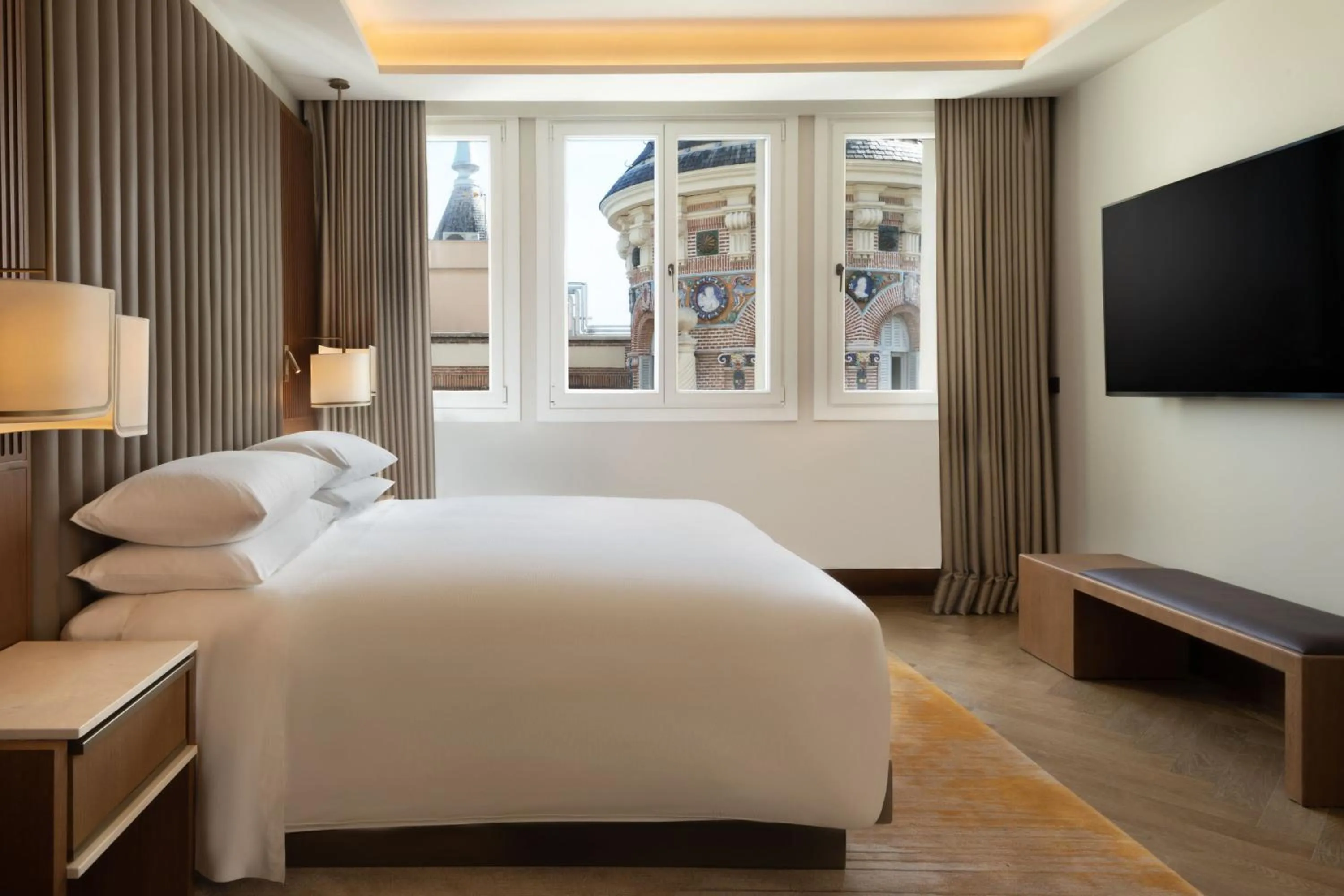 Photo of the whole room, Bed in JW Marriott Hotel Madrid