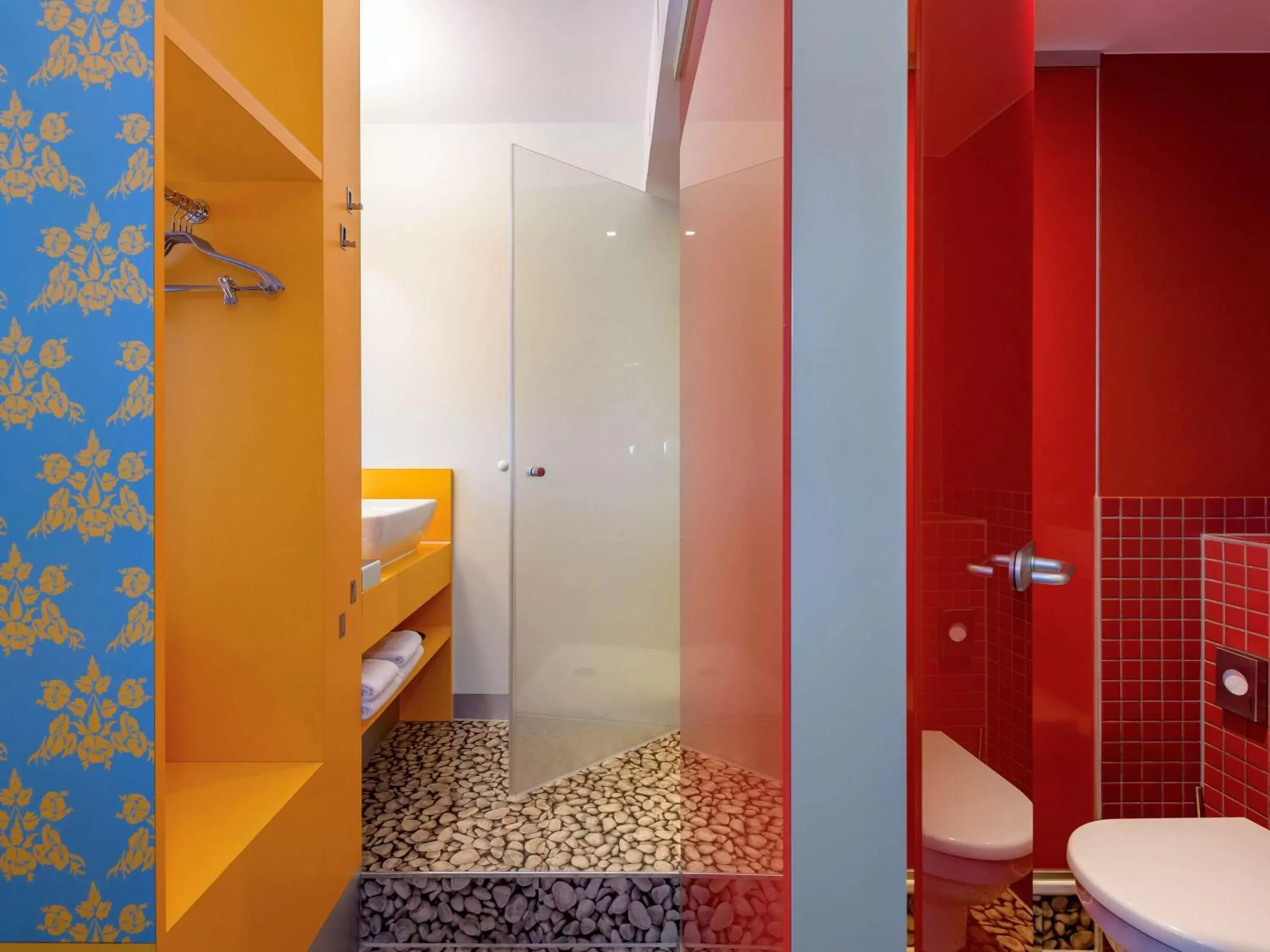 Bedroom in ibis Styles Hotel Berlin Mitte Bedroom in ibis Styles Hotel Berlin Mitte