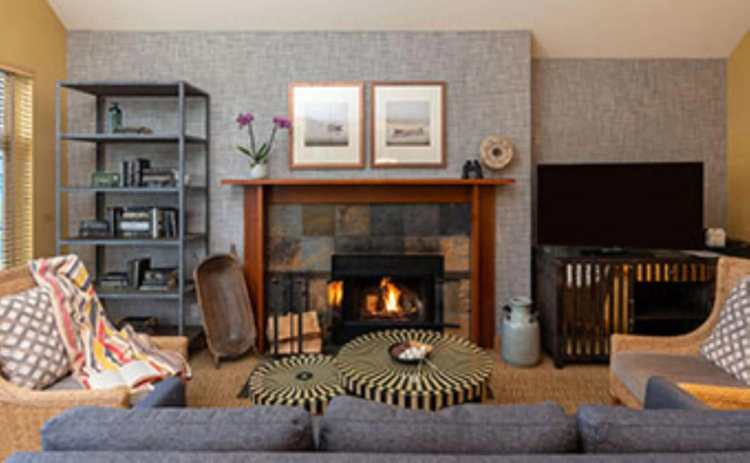 Bedroom in Kimpton Riverplace Hotel by IHG