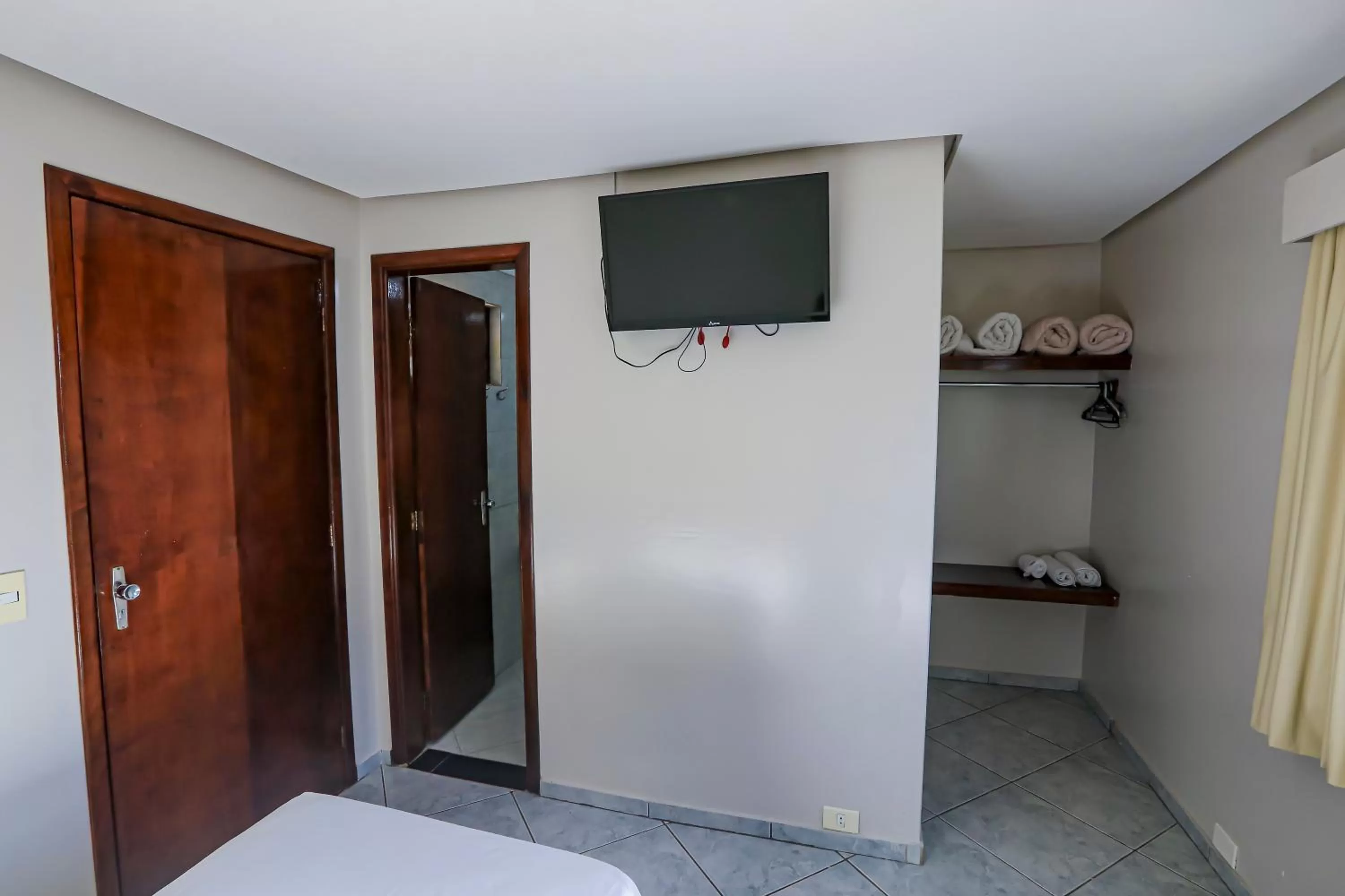 TV and multimedia in Foz Express Hotel Centro