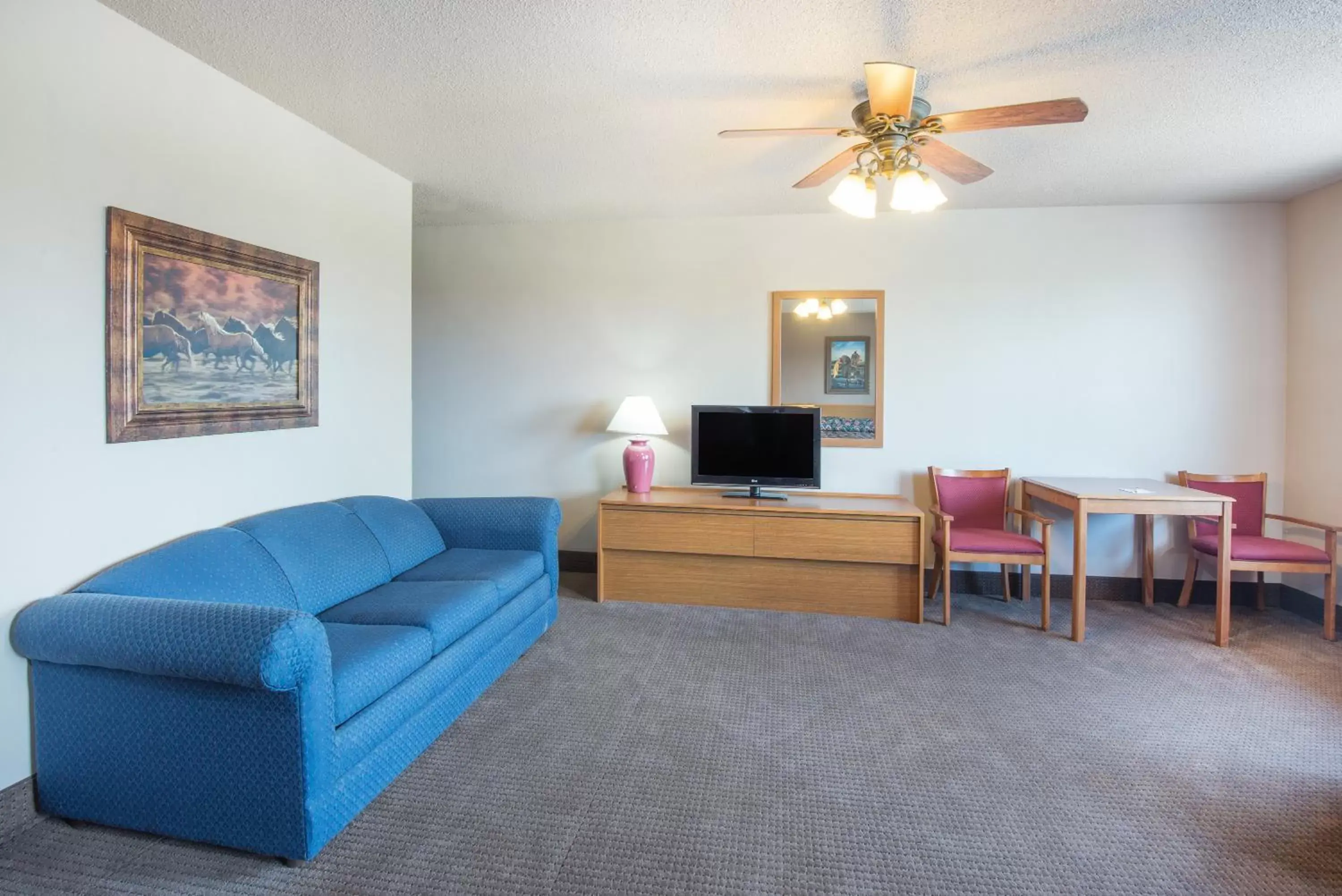 Living room, Seating Area in Super 8 by Wyndham Abilene KS
