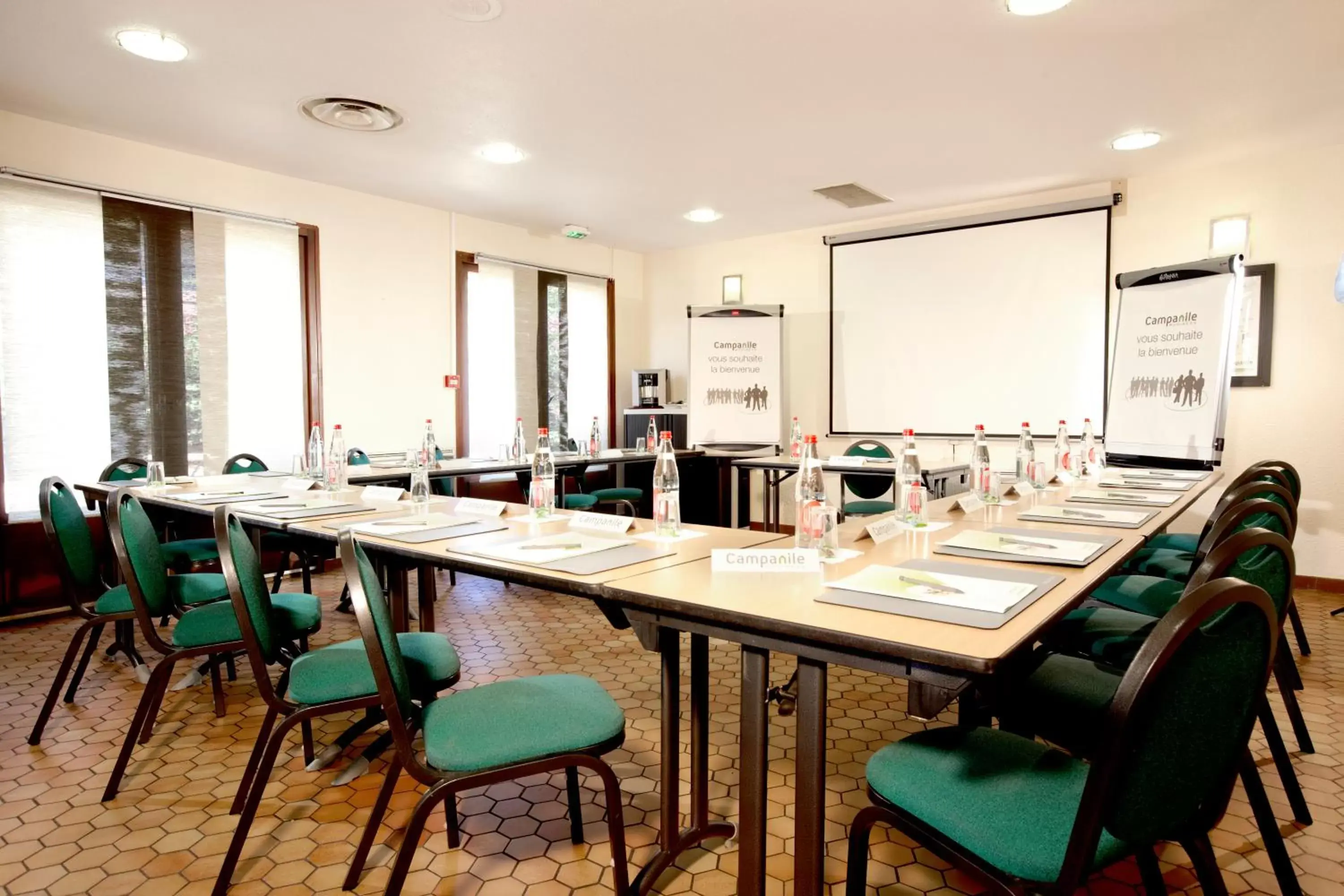 Business facilities in Kyriad Direct Marseille Est La Valentine