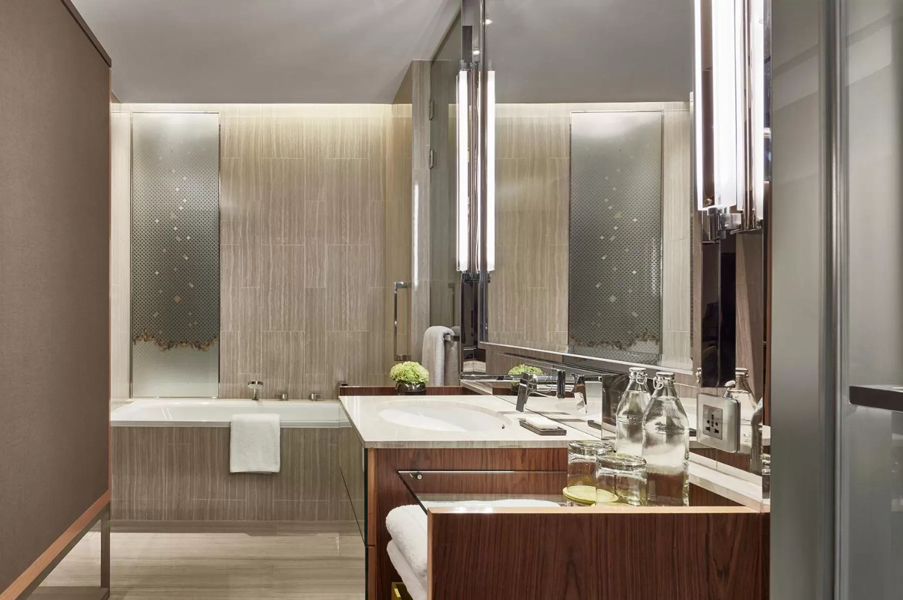 Bath in Hyatt Regency Bangkok Sukhumvit