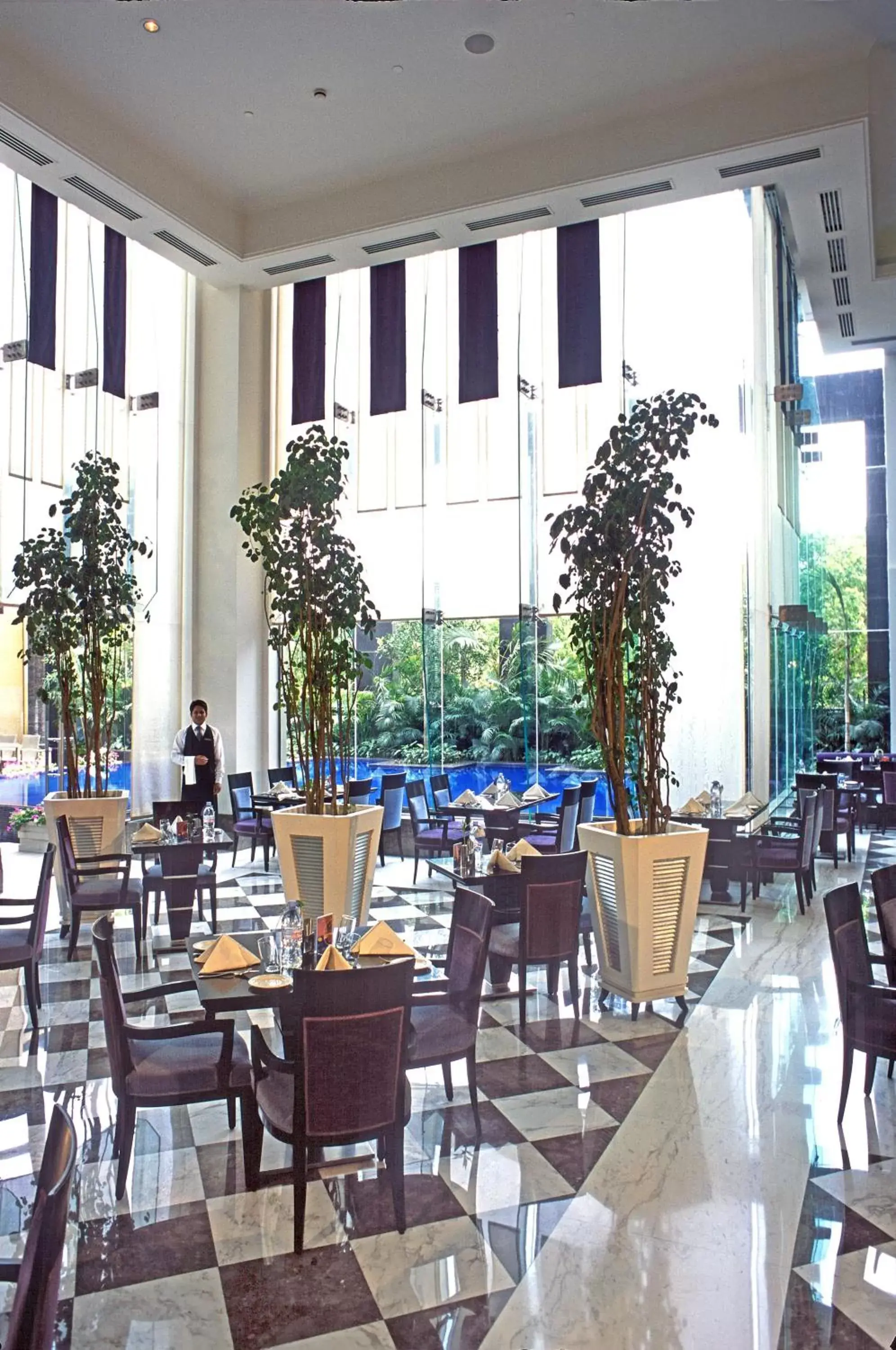 Restaurant/places to eat in Radisson Noida Restaurant/places to eat in Radisson Noida