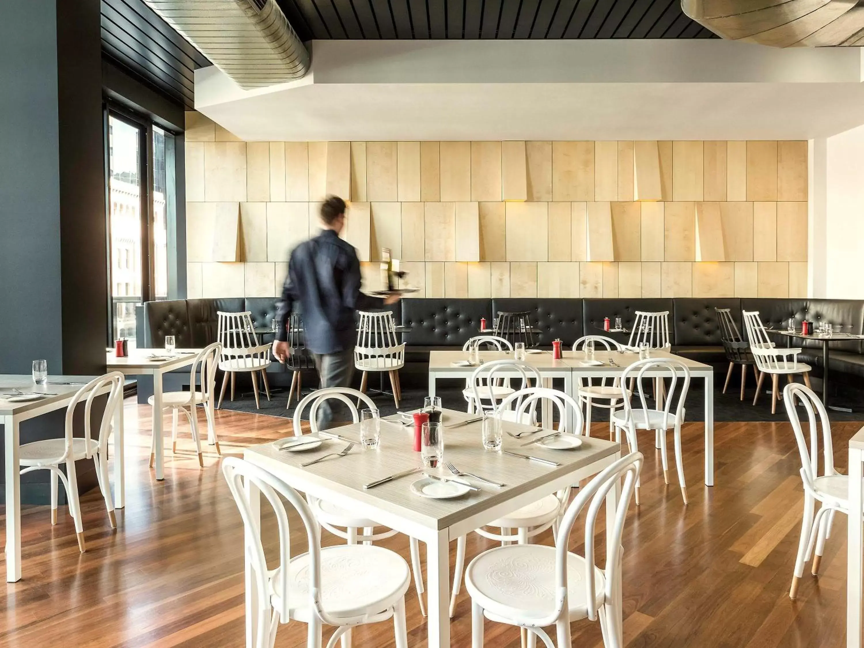 Restaurant/Places to Eat in ibis Adelaide