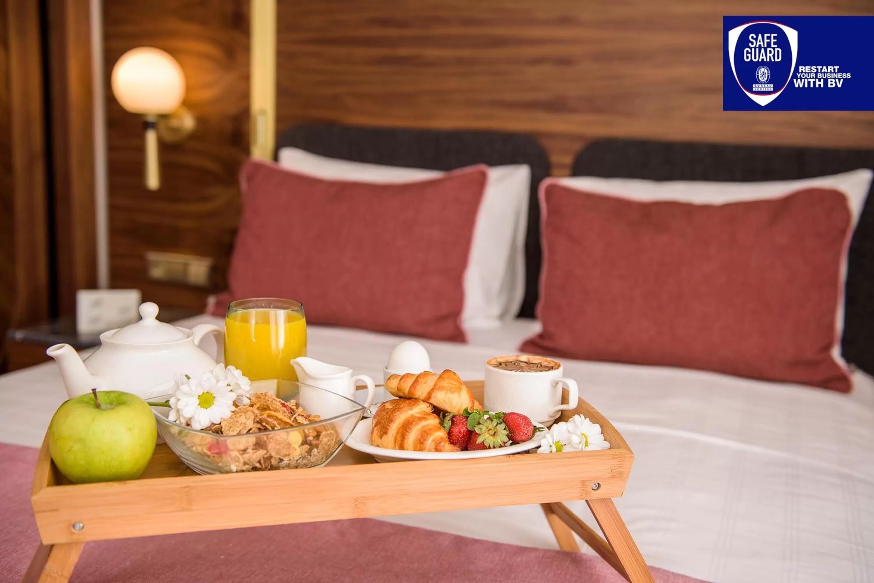 Breakfast, Bed in Tiflis Palace