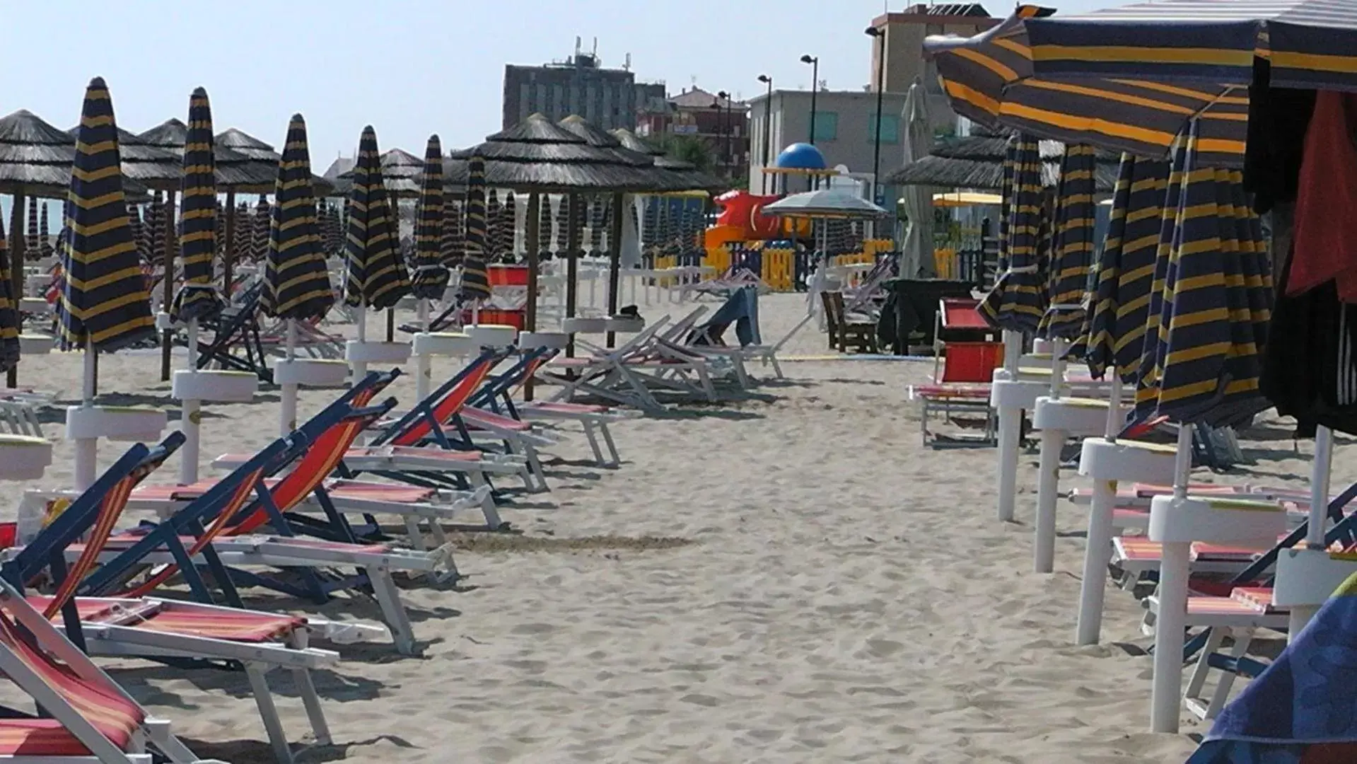 Beach in Hotel Biancaneve Wellness