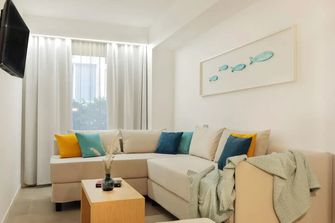 Bedroom, Seating Area in Albatros Beach Hotel