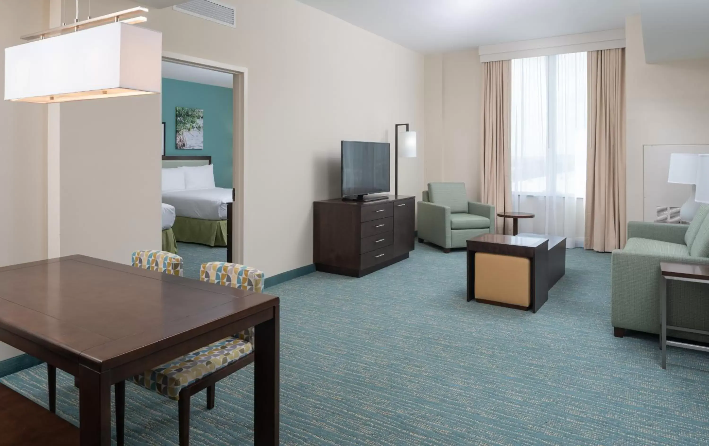 Seating area, TV/Entertainment Center in DoubleTree by Hilton Miami Doral