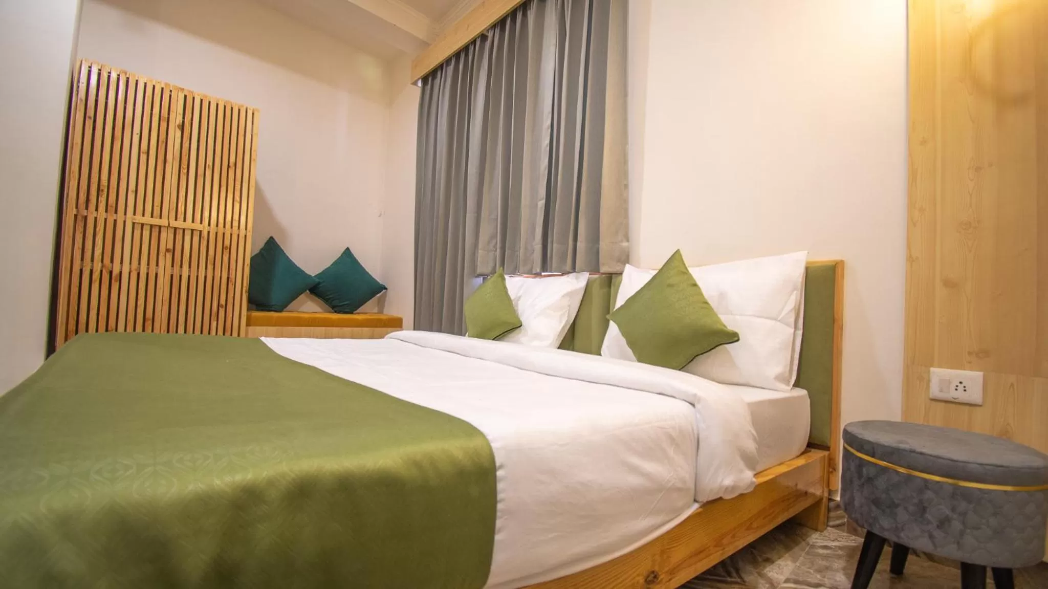 Bed in Around Stays Rishikesh, Tapovan