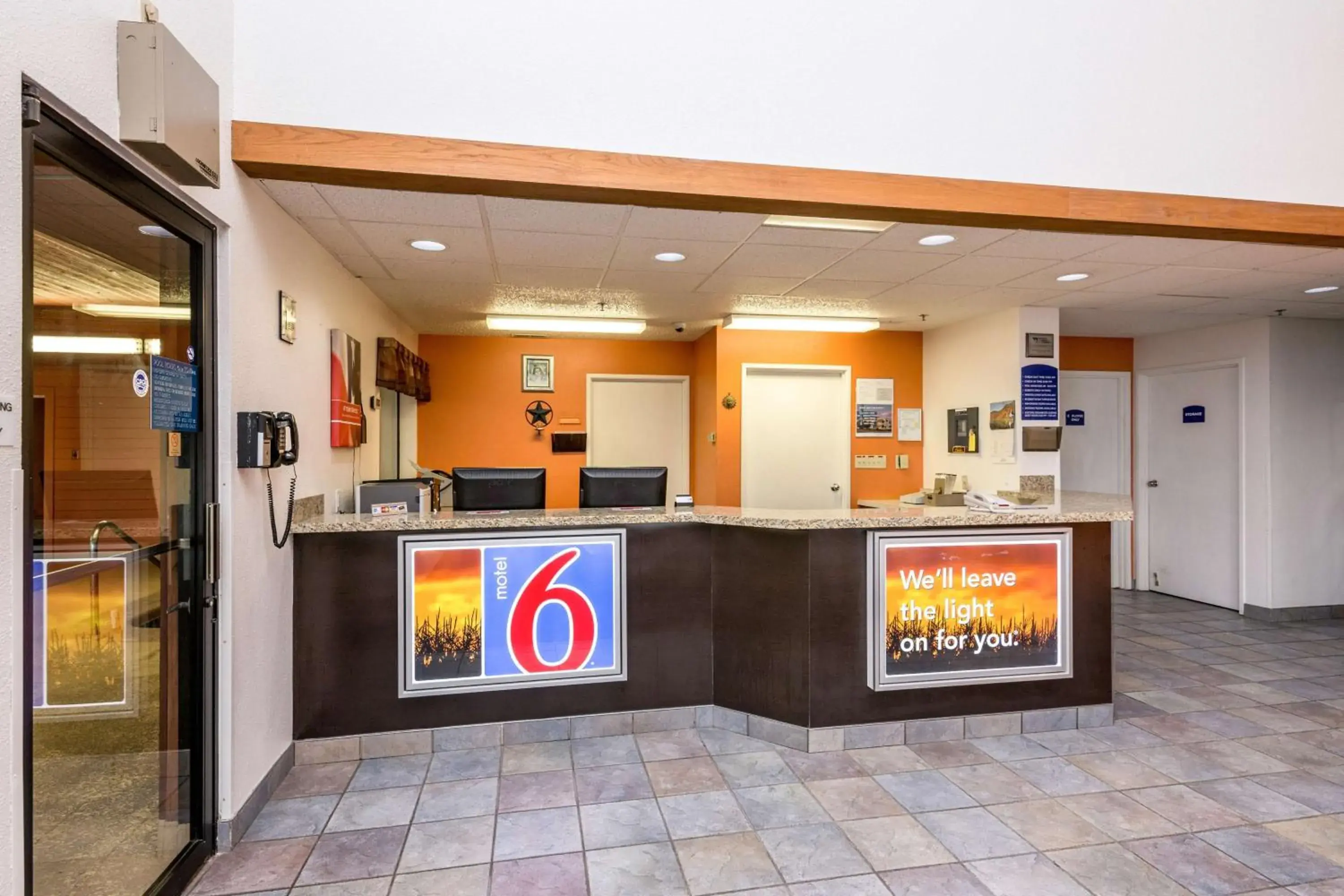 Property logo or sign, Lobby/Reception in Motel 6-Waterloo, IA