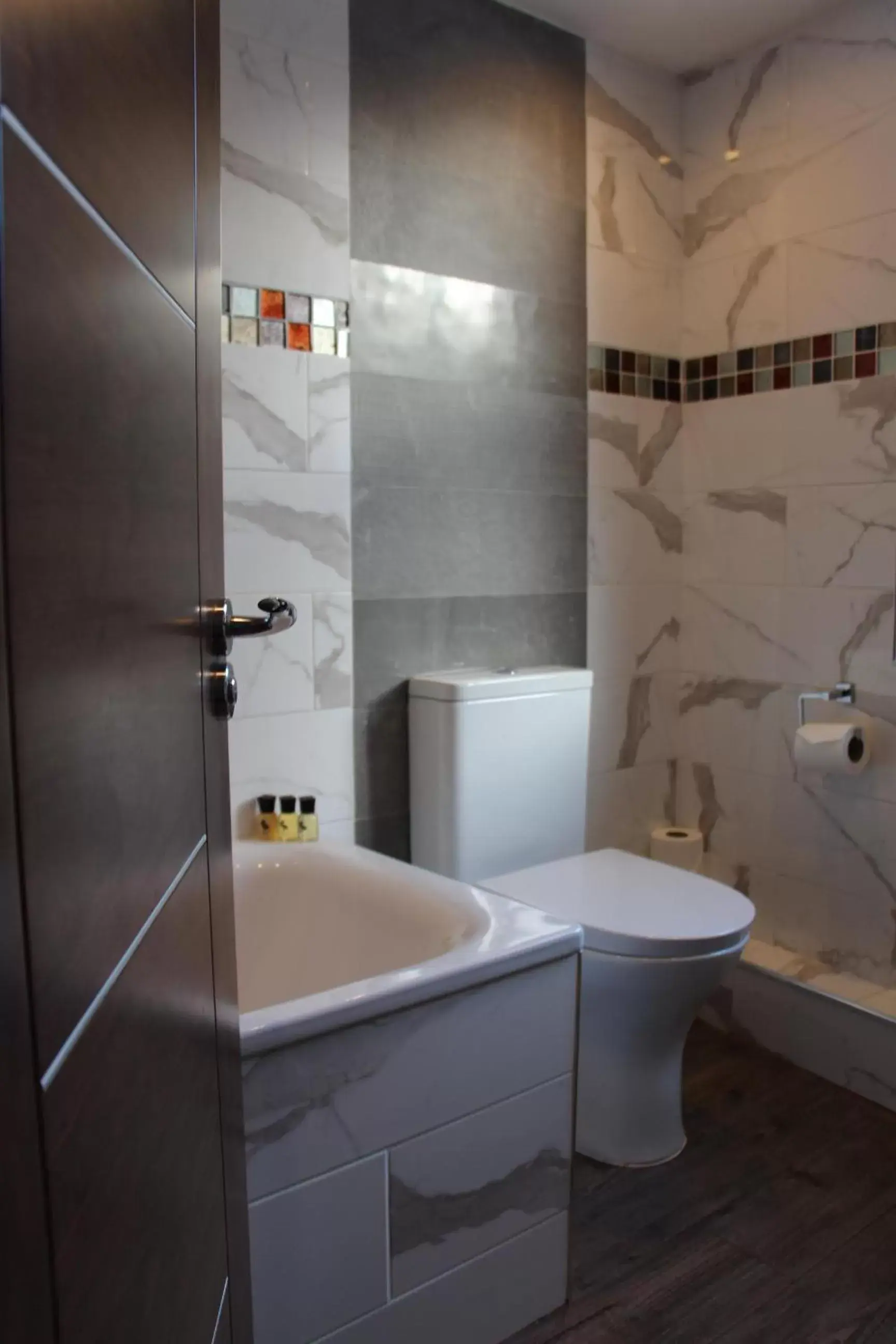 Bathroom in Cheshire Hotel Central London