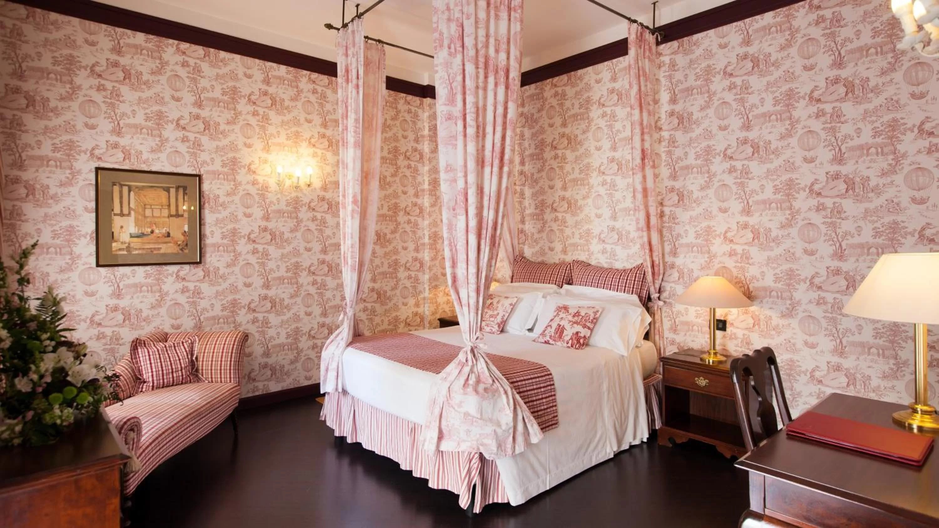 Photo of the whole room, Bed in Hotel Victoria & Iside Spa