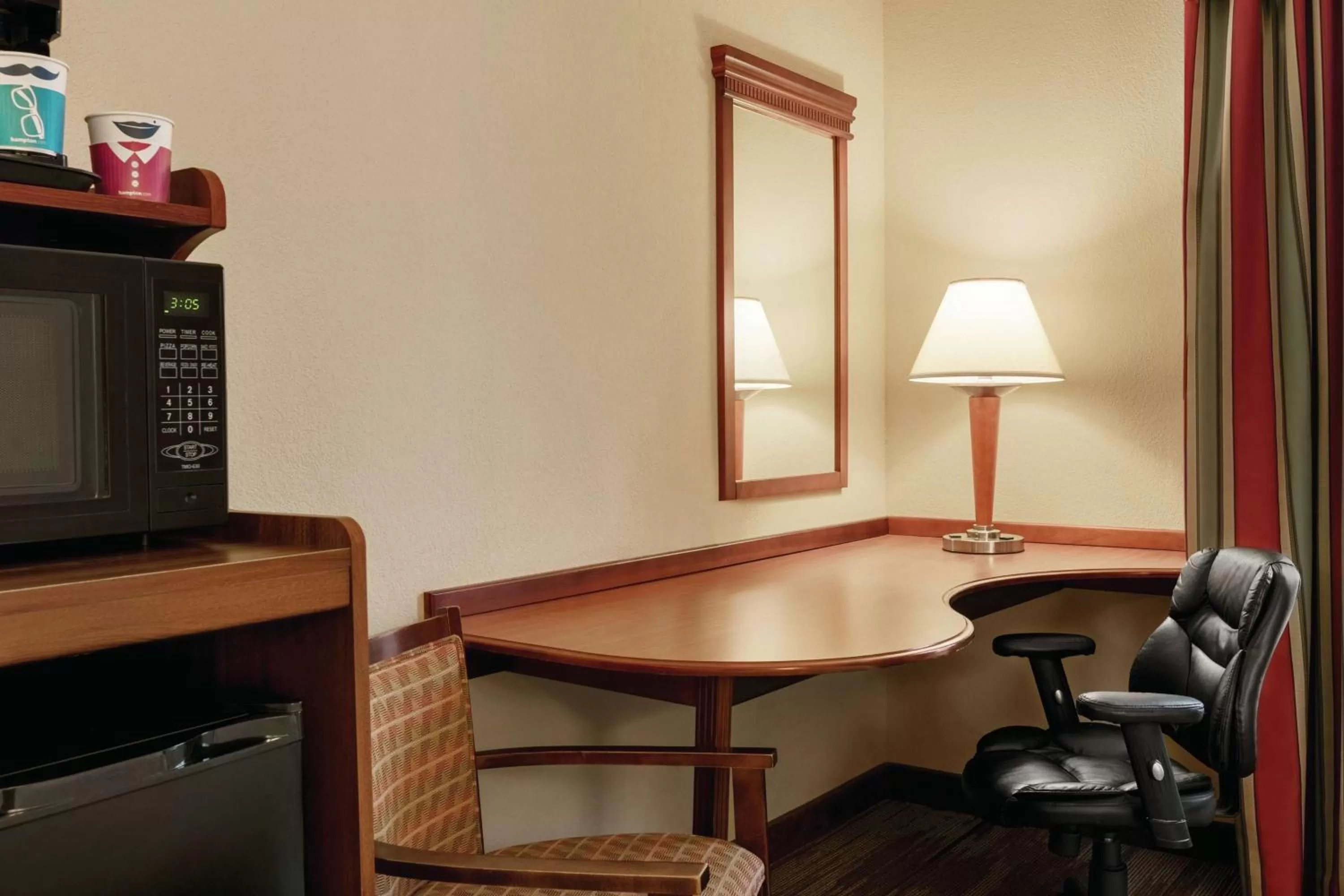 Bedroom in Hampton Inn & Suites Williamsburg Historic District
