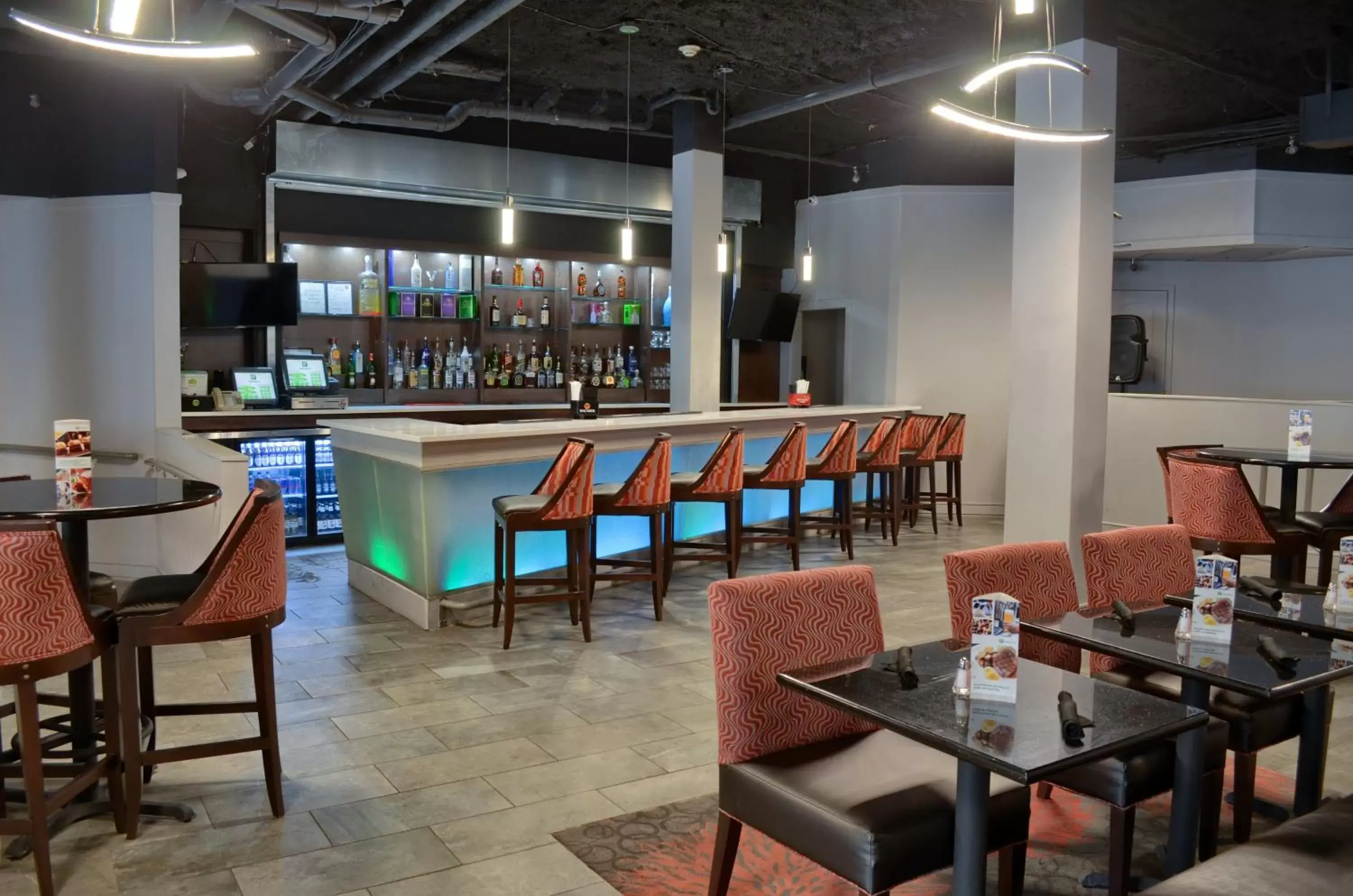 Lounge or bar, Lounge/Bar in Holiday Inn Mobile West I-10, an IHG Hotel