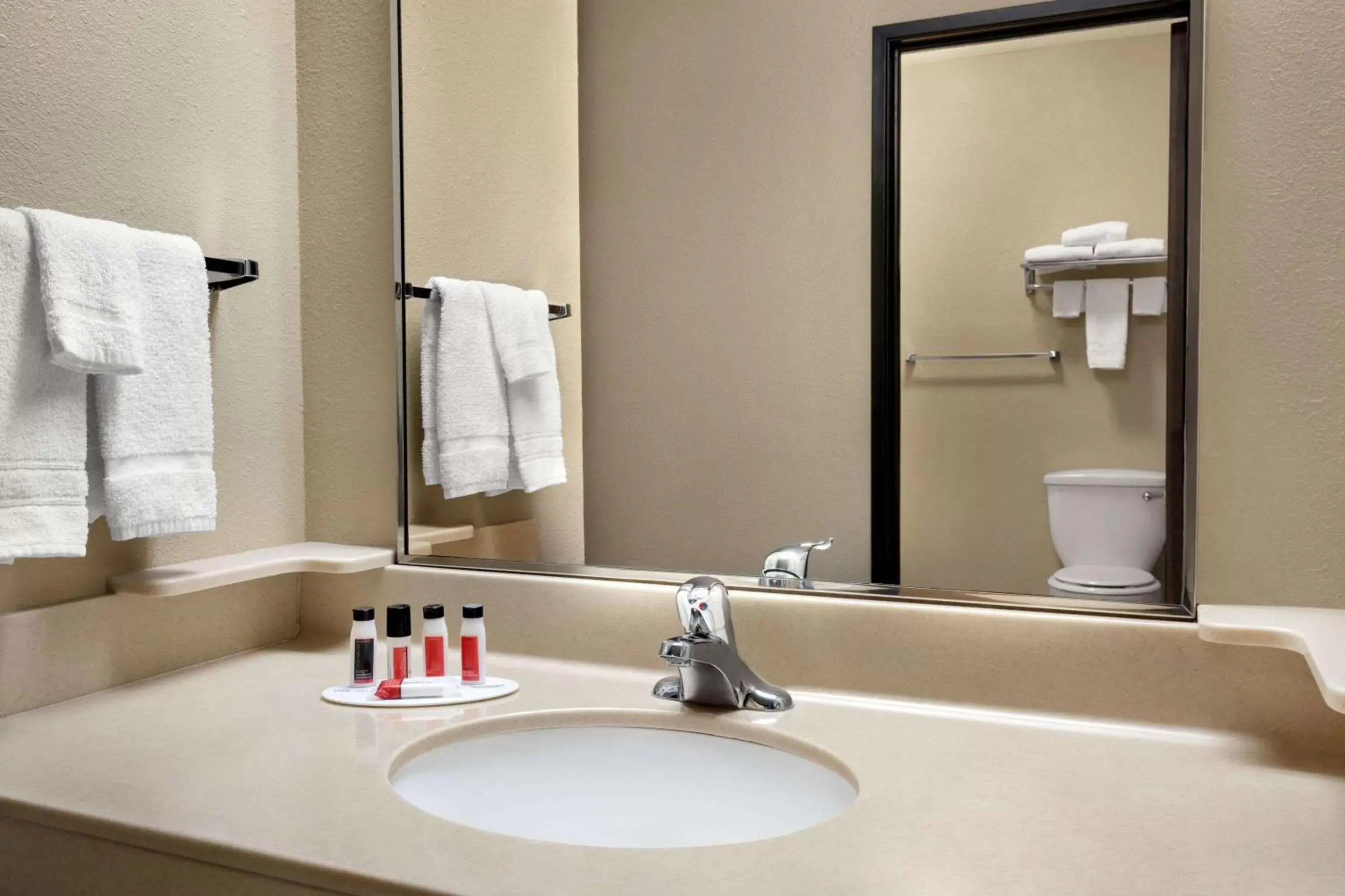 Bathroom in Baymont by Wyndham Sioux Falls North I-29 and Russell Street