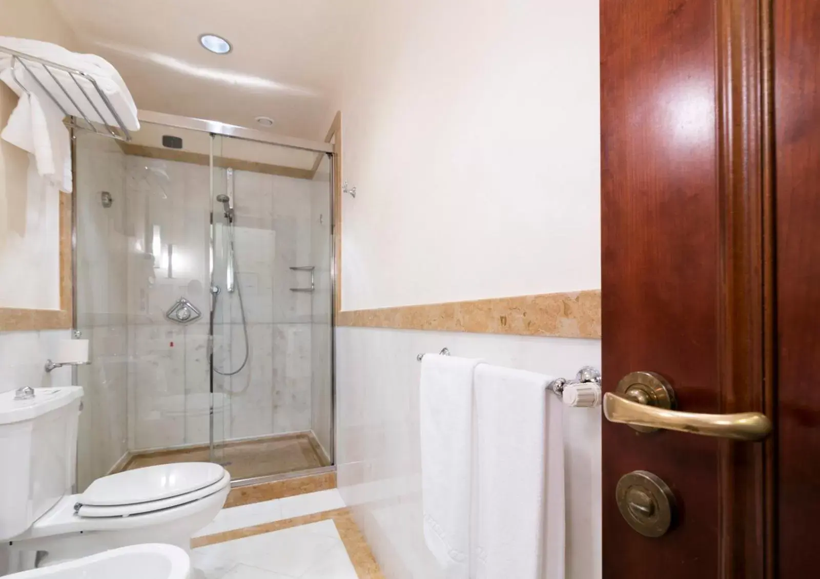 Shower, Bathroom in Albergo Delle Notarie