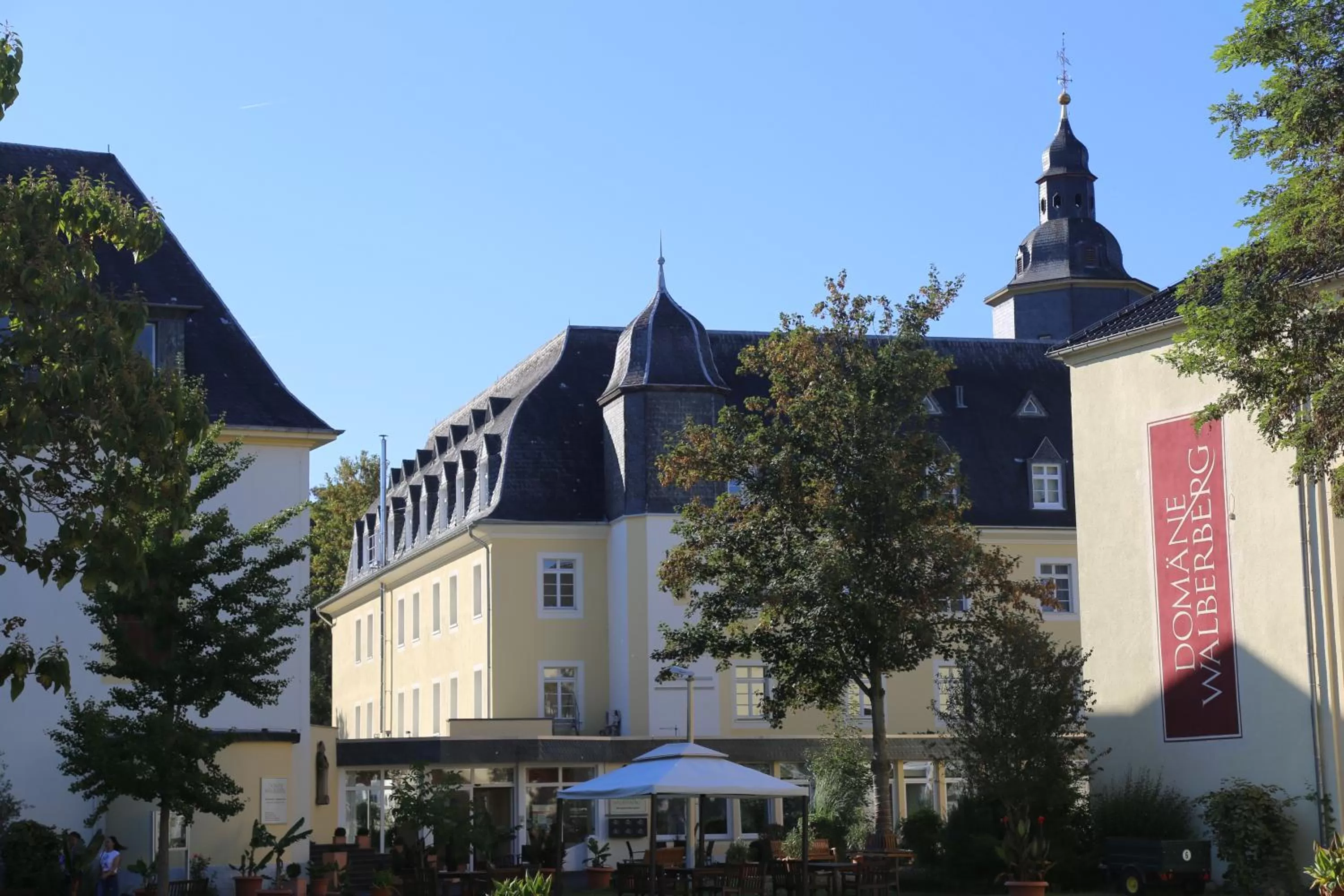 Property building in Schlosshotel Domäne Walberberg