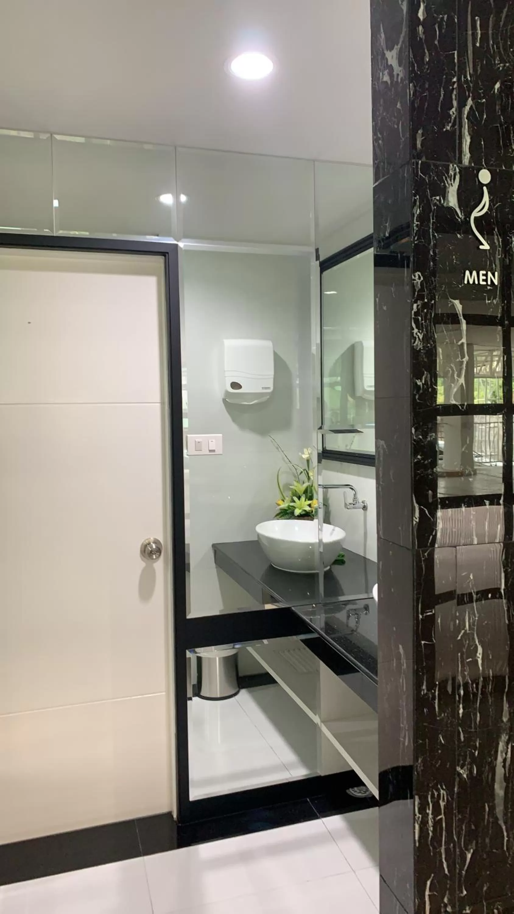 Bathroom in Icare Residence & Hotel