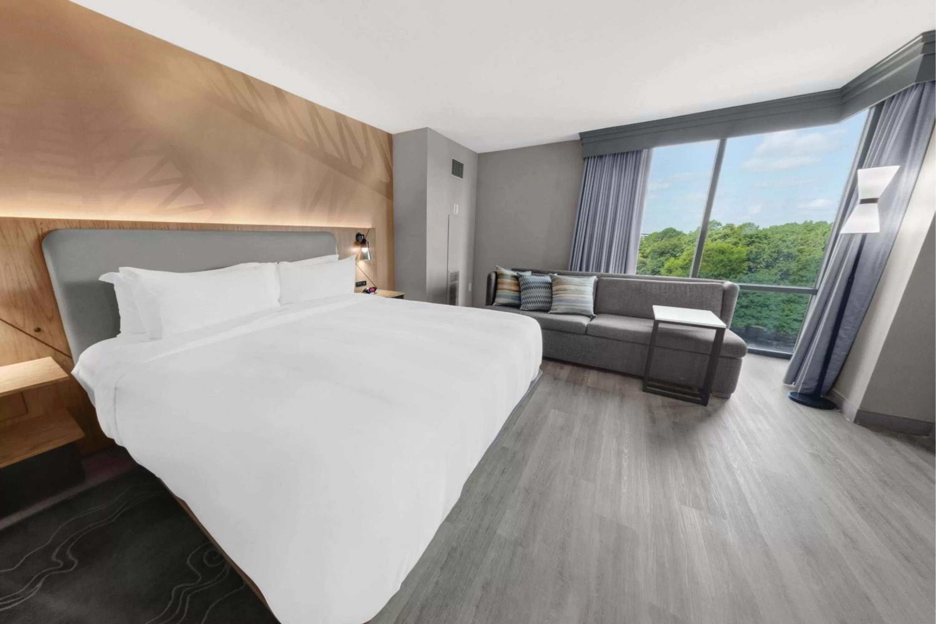 Photo of the whole room, Bed in Houston Marriott North