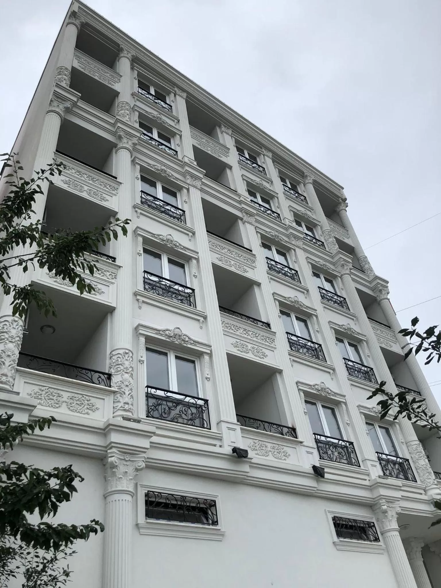 Property building in White House Apart