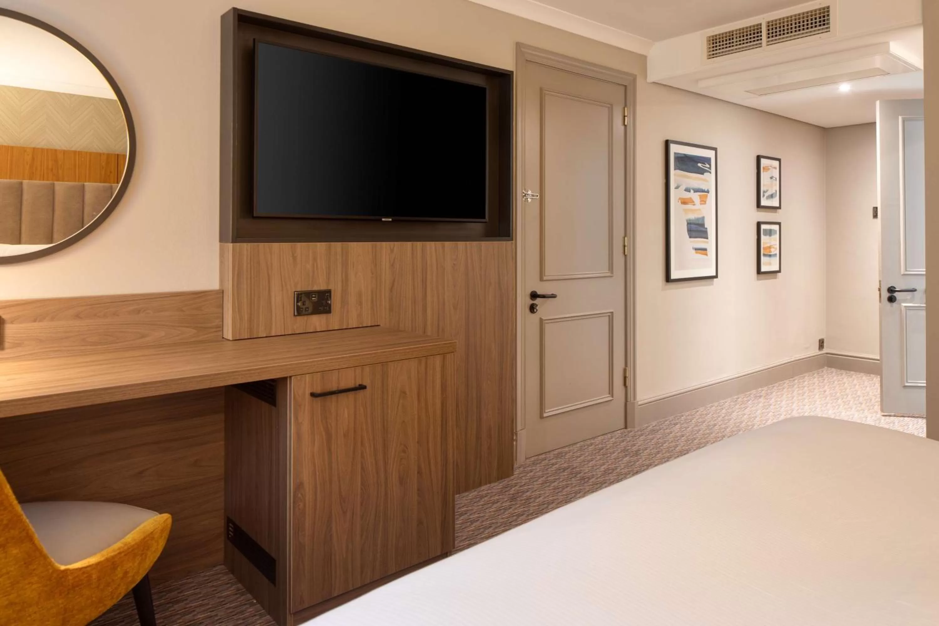 TV and multimedia, Bed in DoubleTree by Hilton Southampton