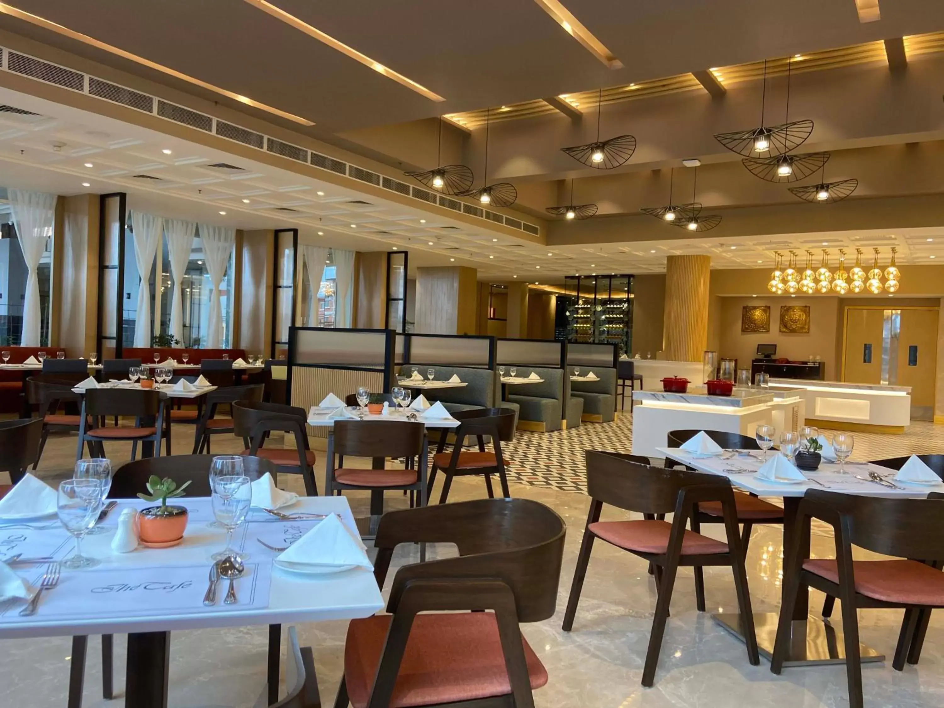 Restaurant/places to eat in The Everest Hotel Restaurant/places to eat in The Everest Hotel