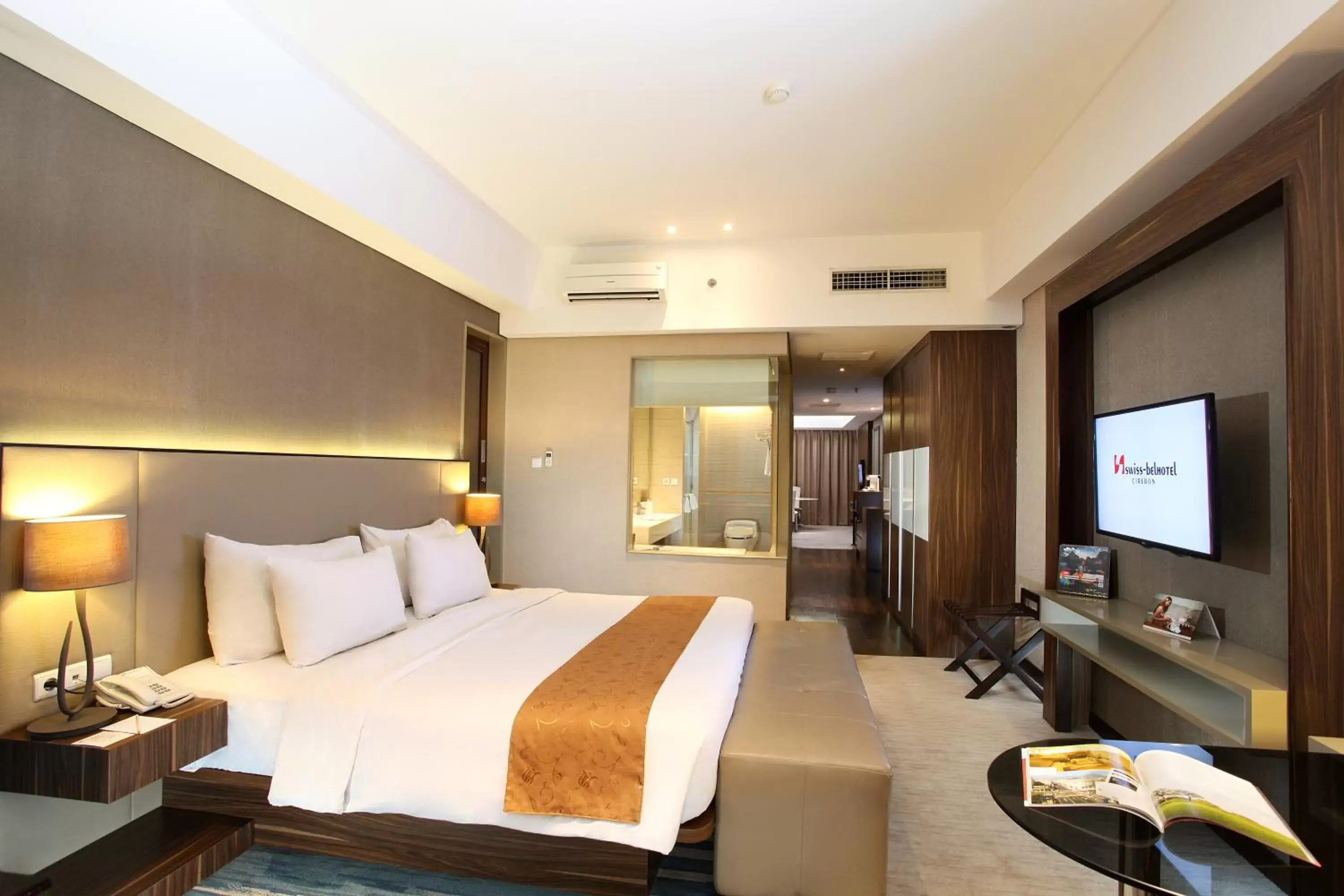 Bedroom, Bed in Swiss-Belhotel Cirebon