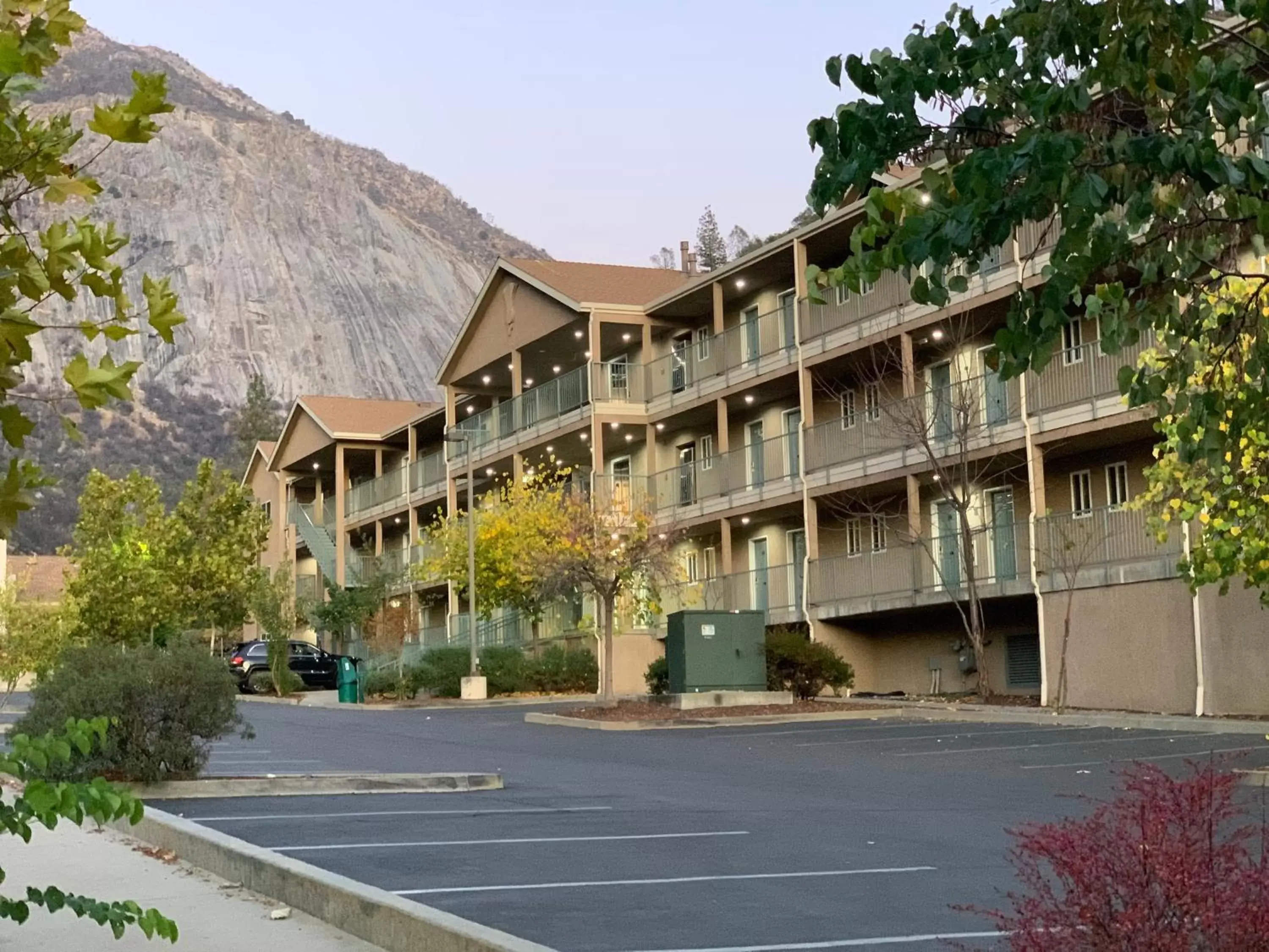 Property building in Yosemite View Lodge Property building in Yosemite View Lodge