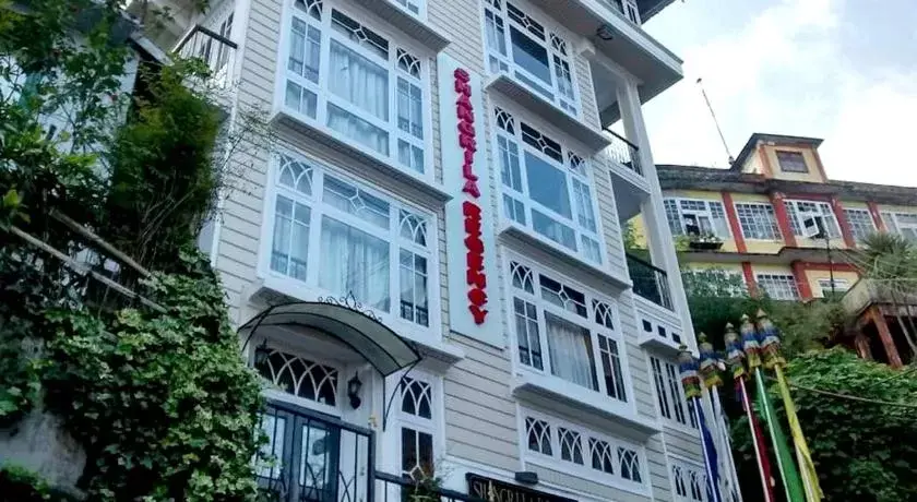 Property building in Hotel Shangrila Regency Property building in Hotel Shangrila Regency