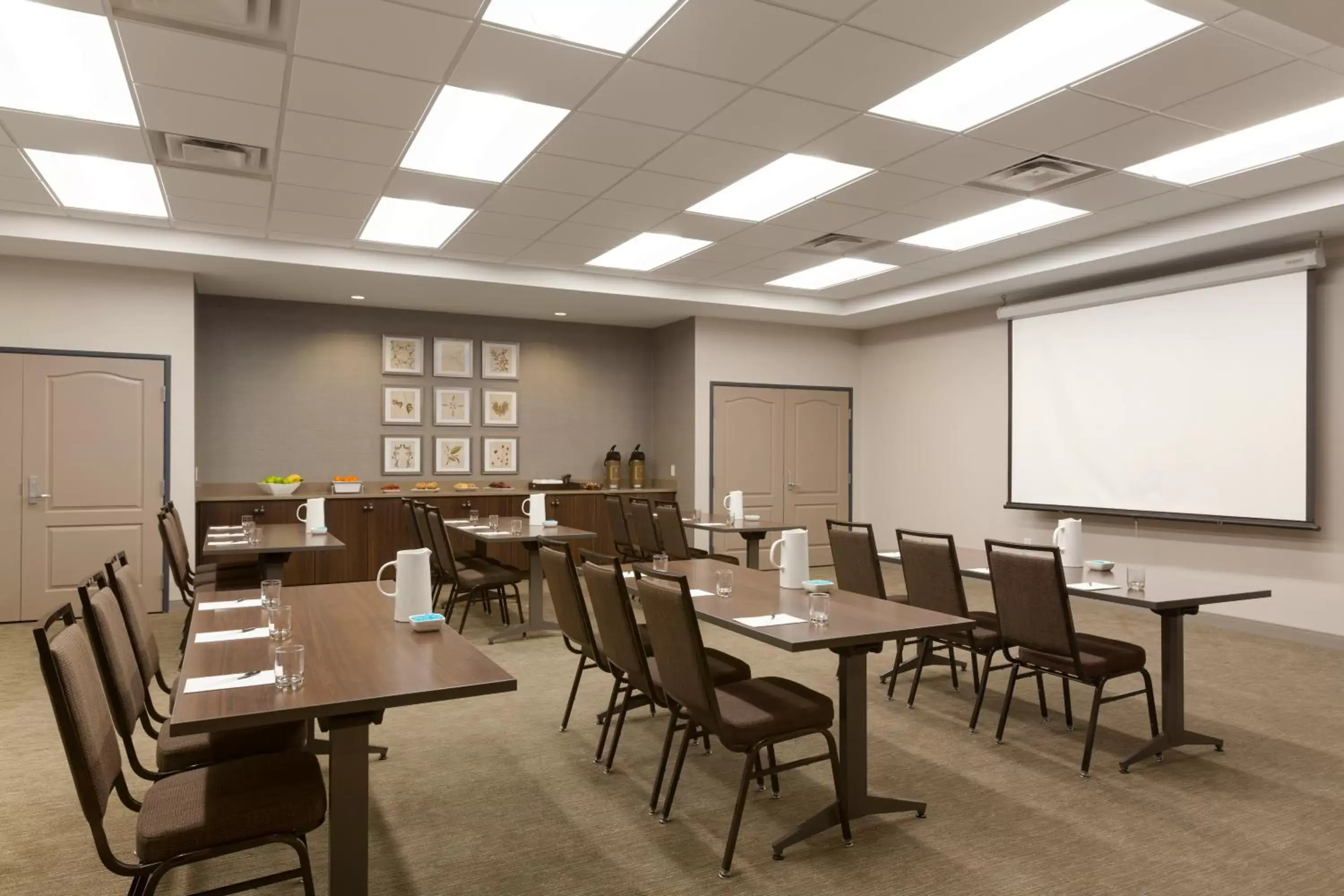 Business facilities, Restaurant/Places to Eat in Country Inn & Suites by Radisson, Bloomington at Mall of America, MN