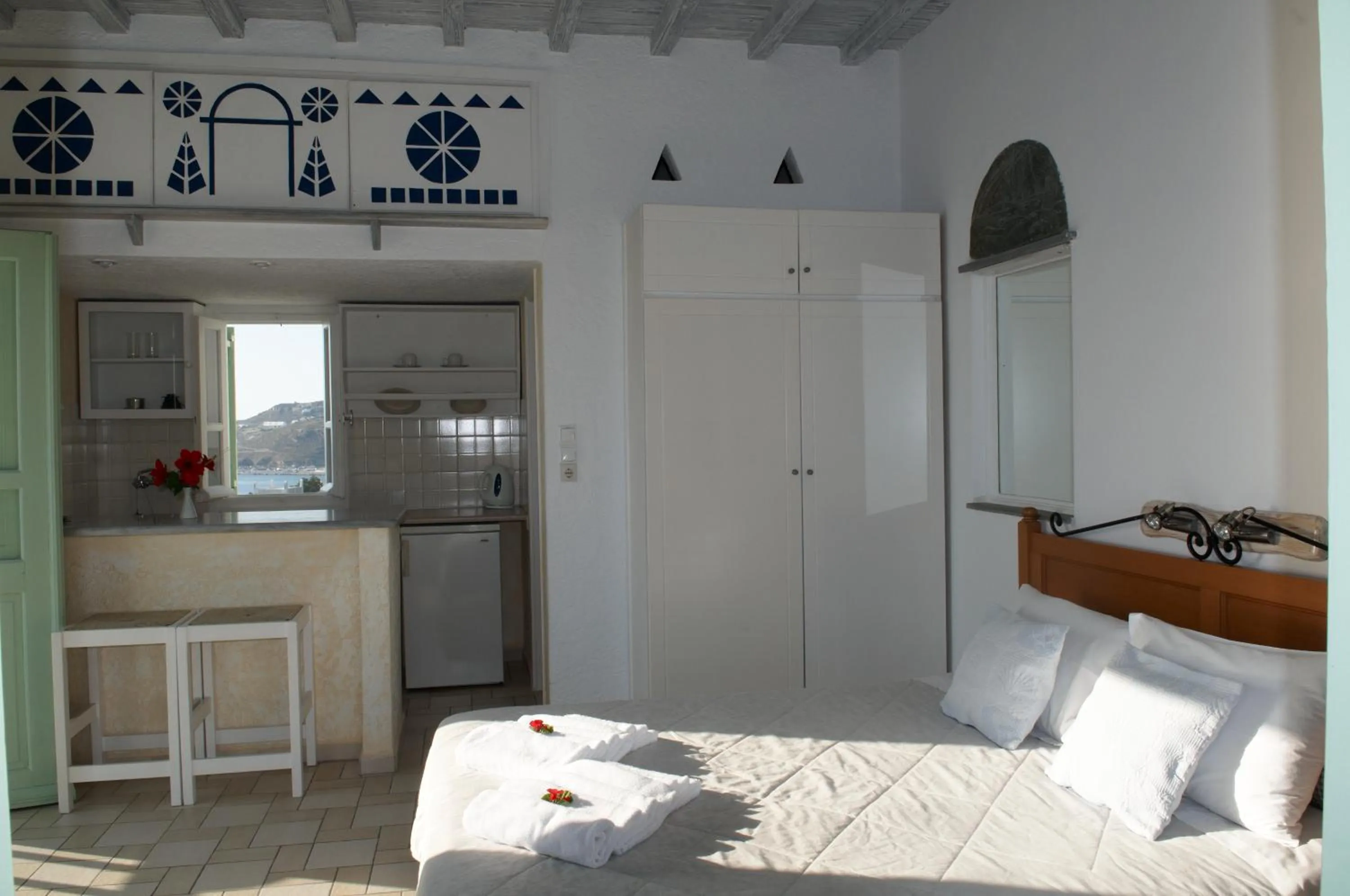 Photo of the whole room in Mykonos View Hotel