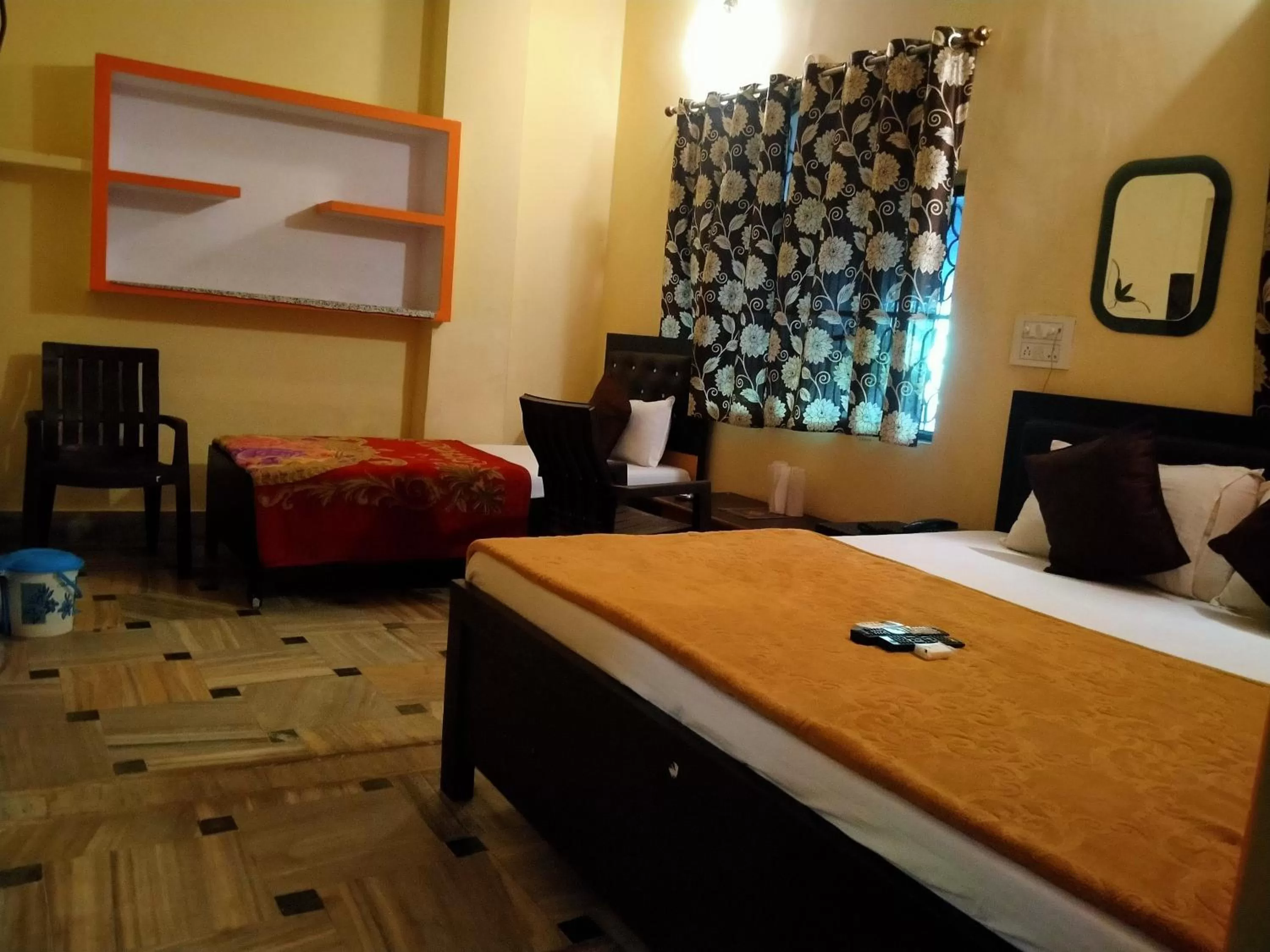 Bedroom, Bed in Hotel Aakash Ganga