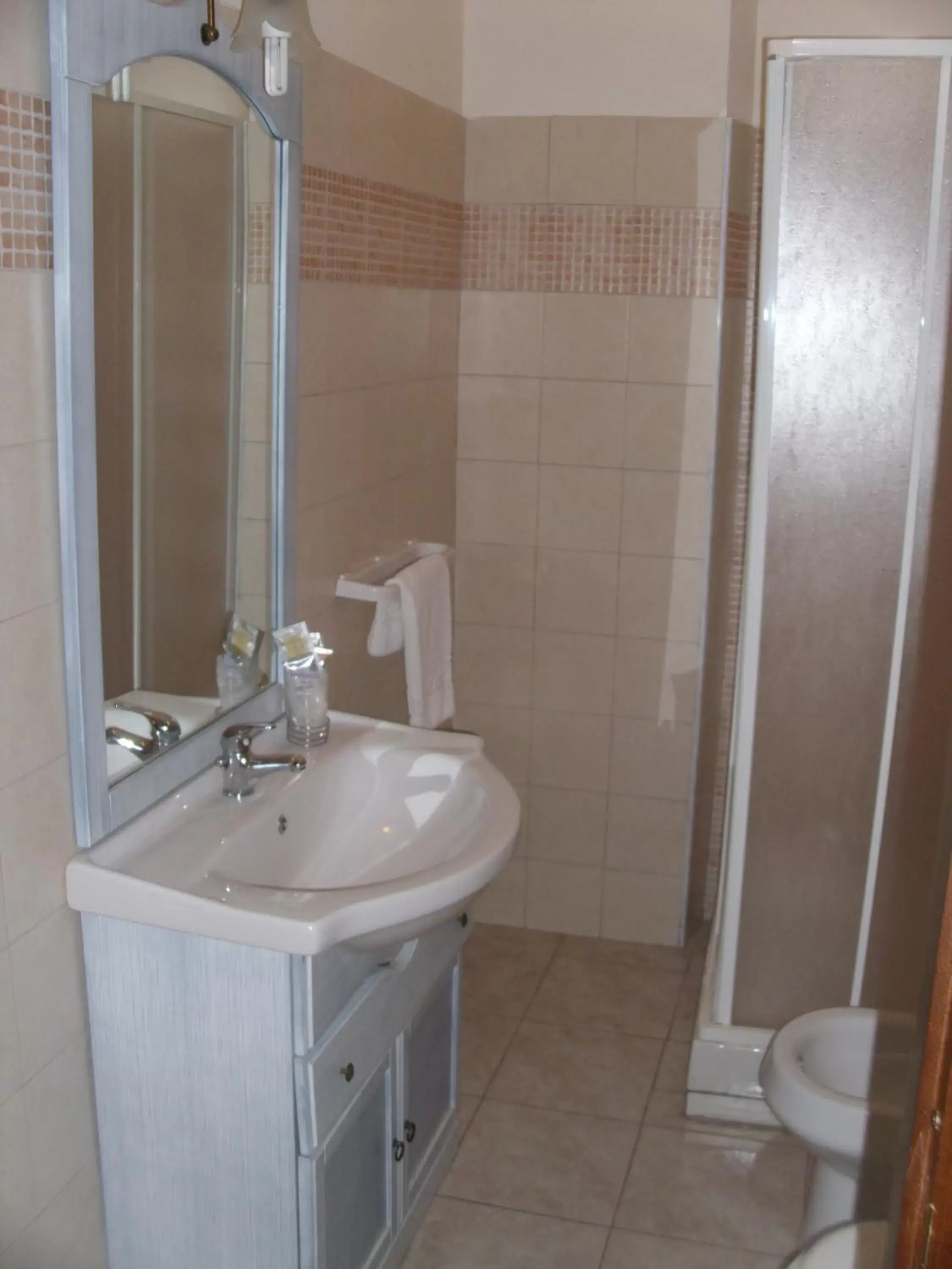Shower, Bathroom in Villa Altieri