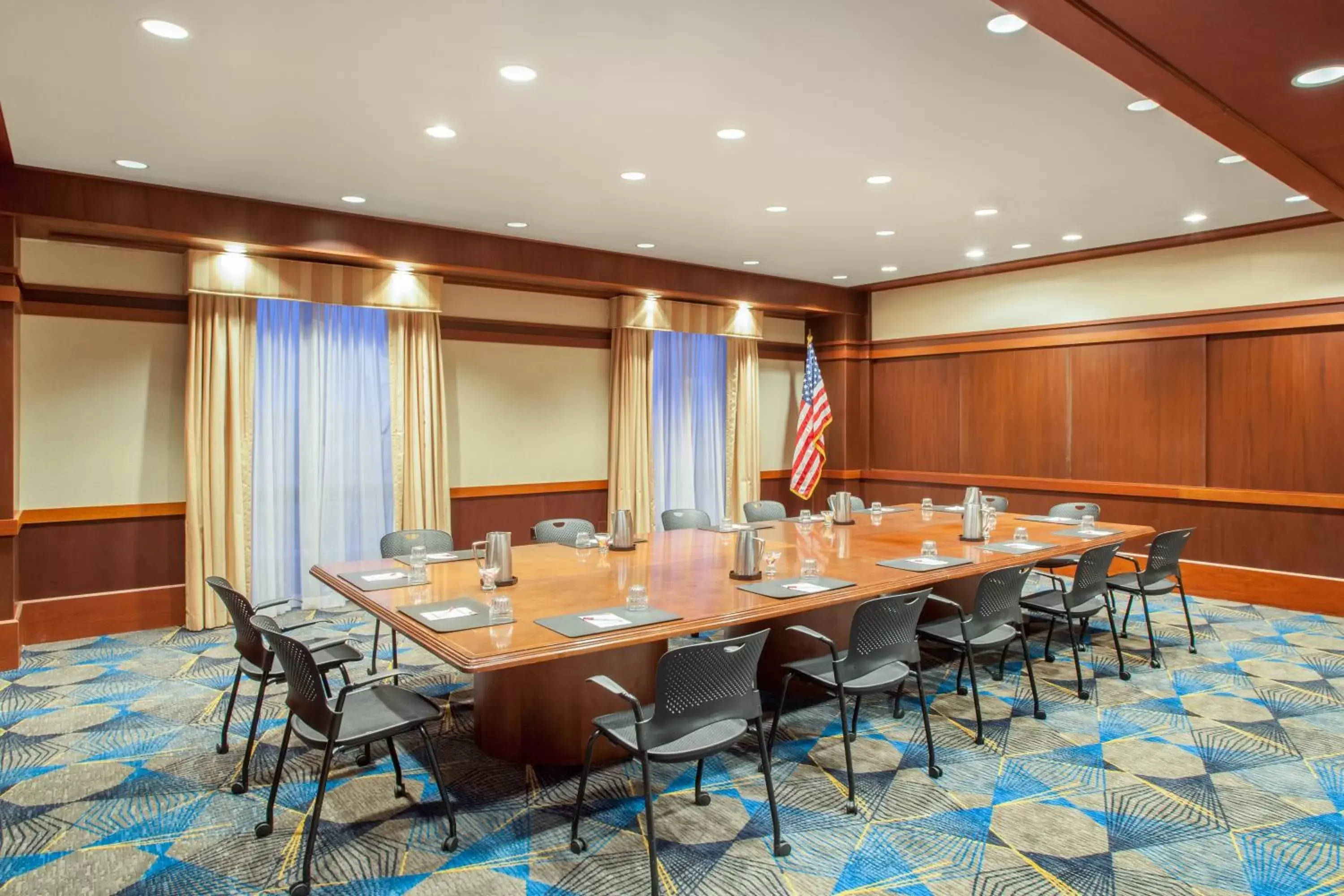 Meeting/conference room in Crowne Plaza Springfield Convention Center, an IHG Hotel