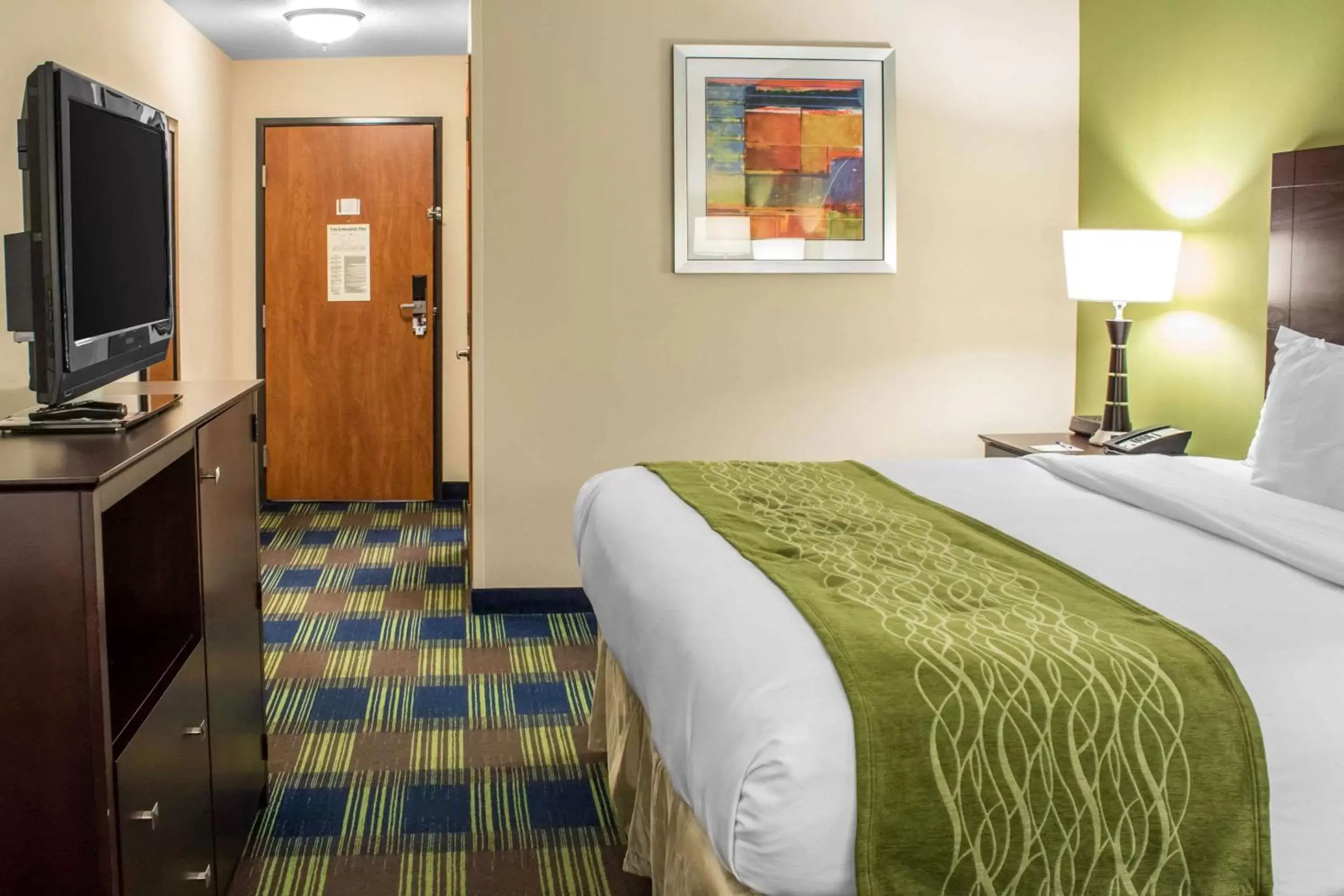 Photo of the whole room, Bed in Econo Lodge Ankeny – Des Moines