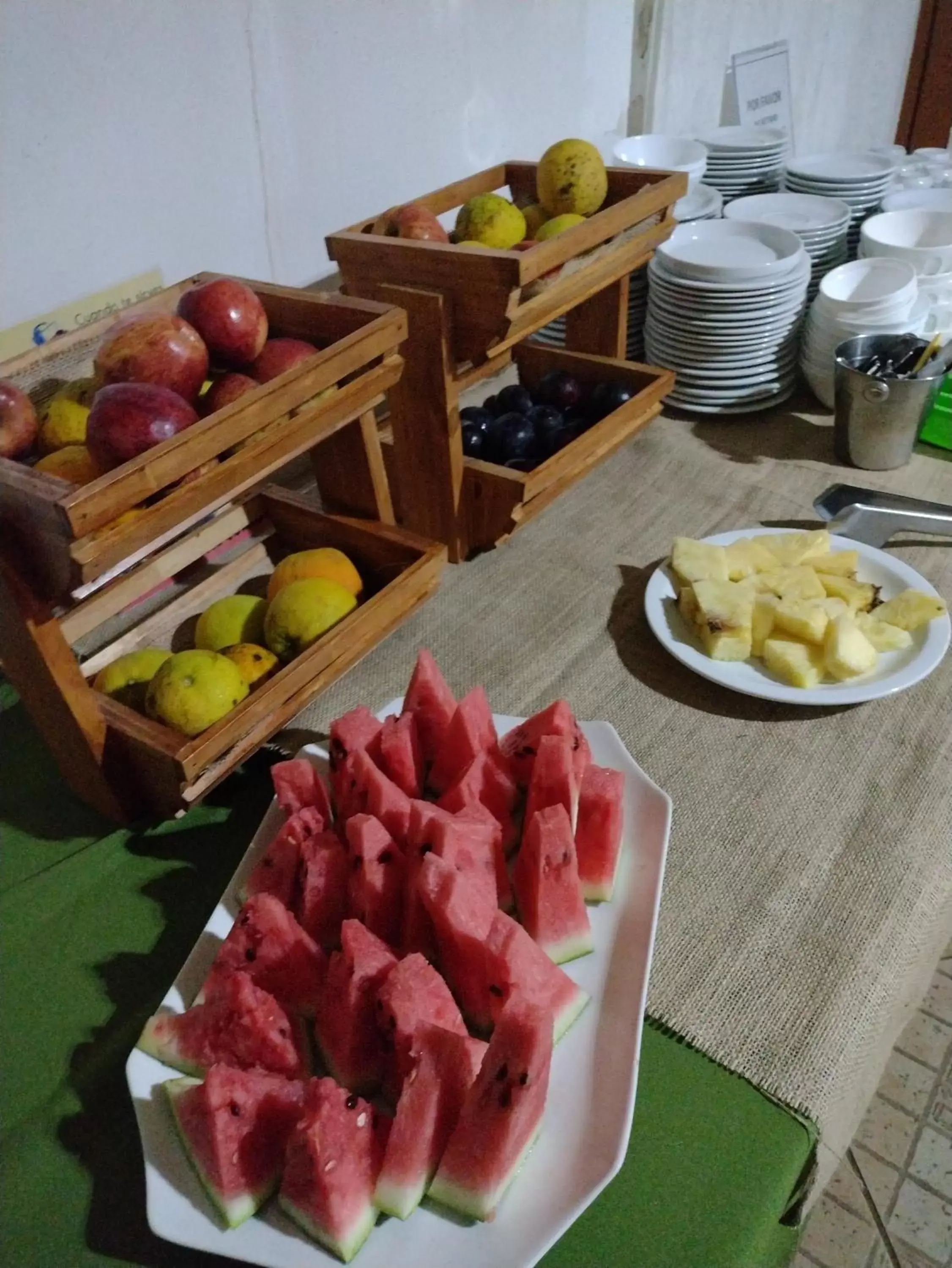 Buffet breakfast in La Cautiva Iguazú Hotel