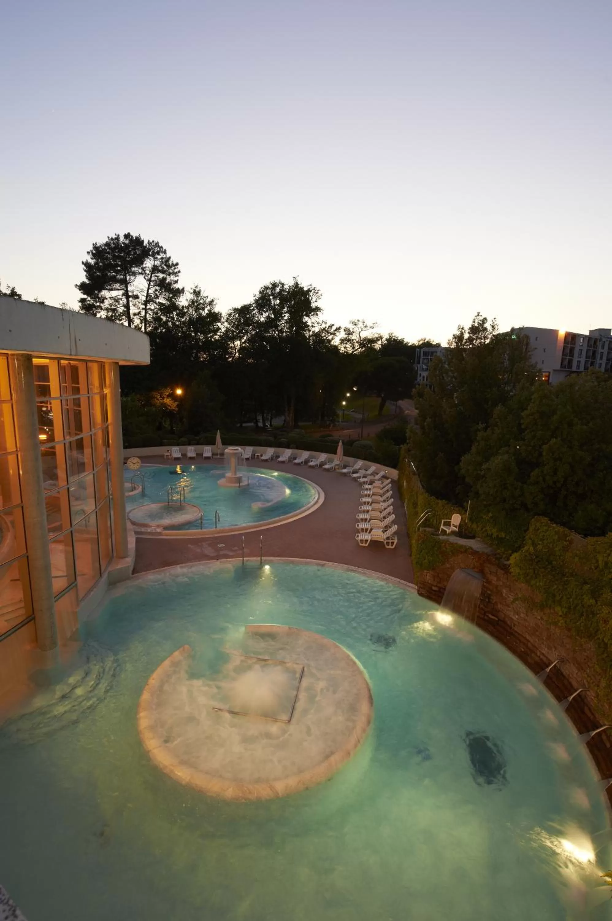 Pool view in Best Western Hotel Sourcéo