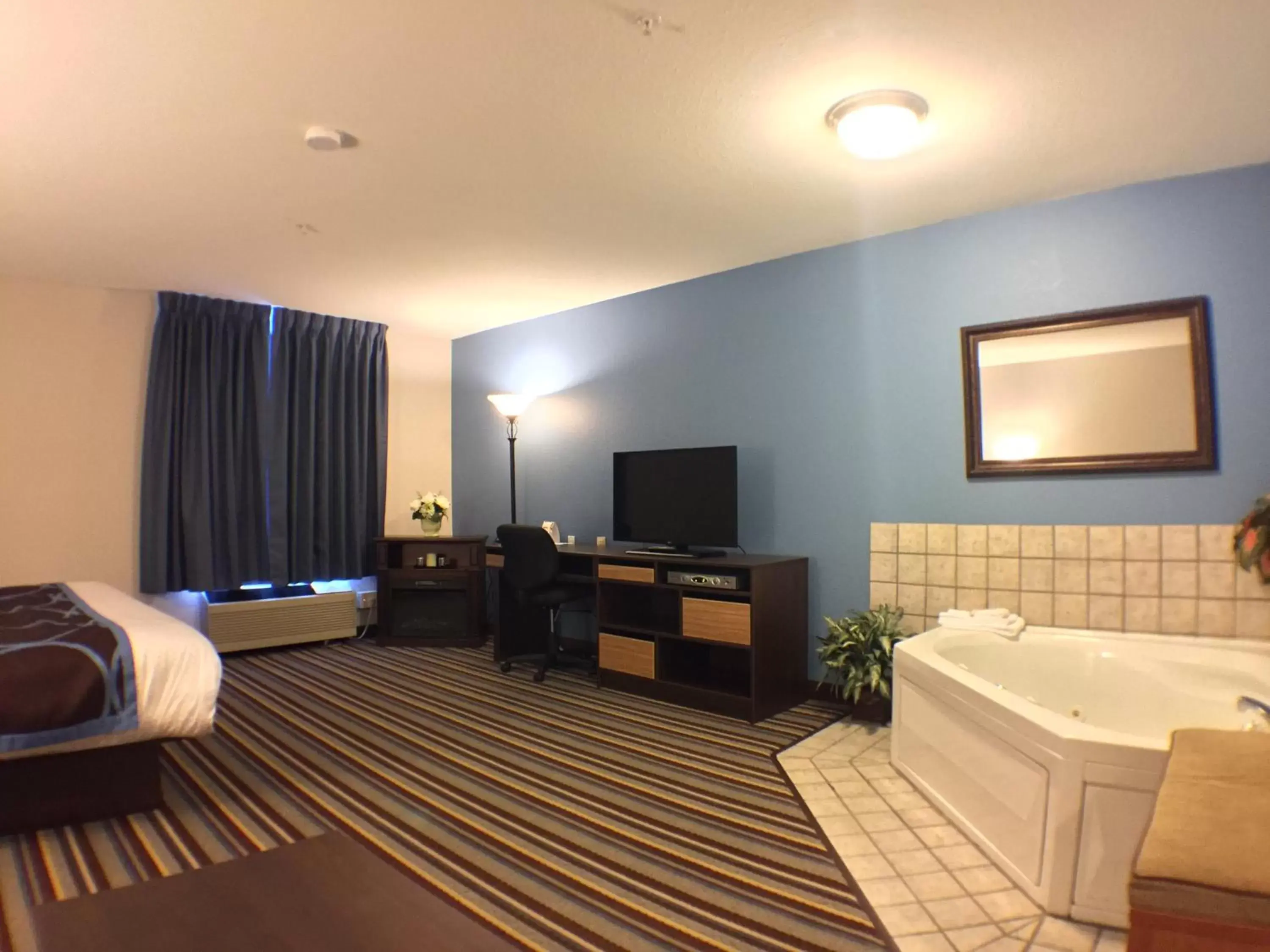 TV/Entertainment Center in Super 8 by Wyndham Fort Frances