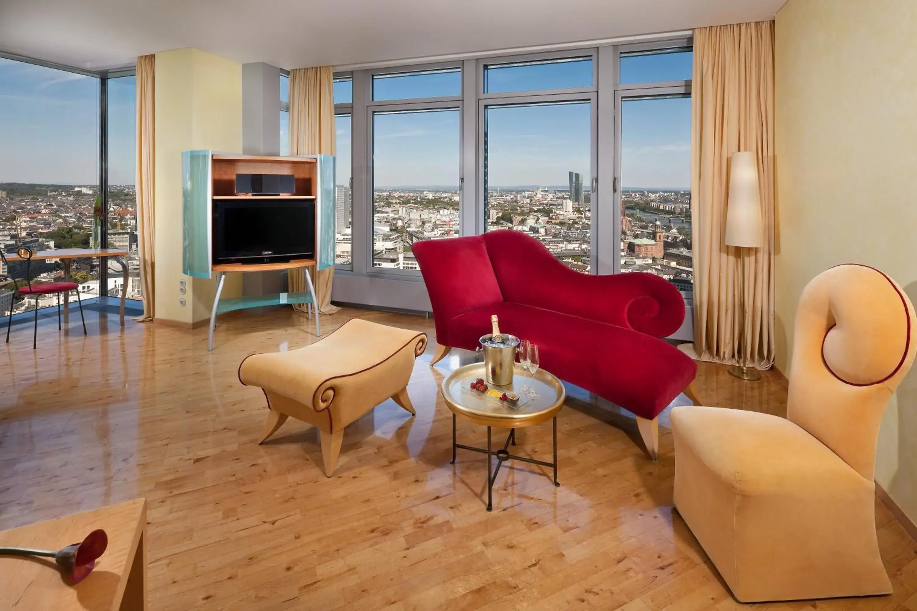 The Loft in INNSiDE by Meliá Frankfurt Eurotheum The Loft in INNSiDE by Meliá Frankfurt Eurotheum