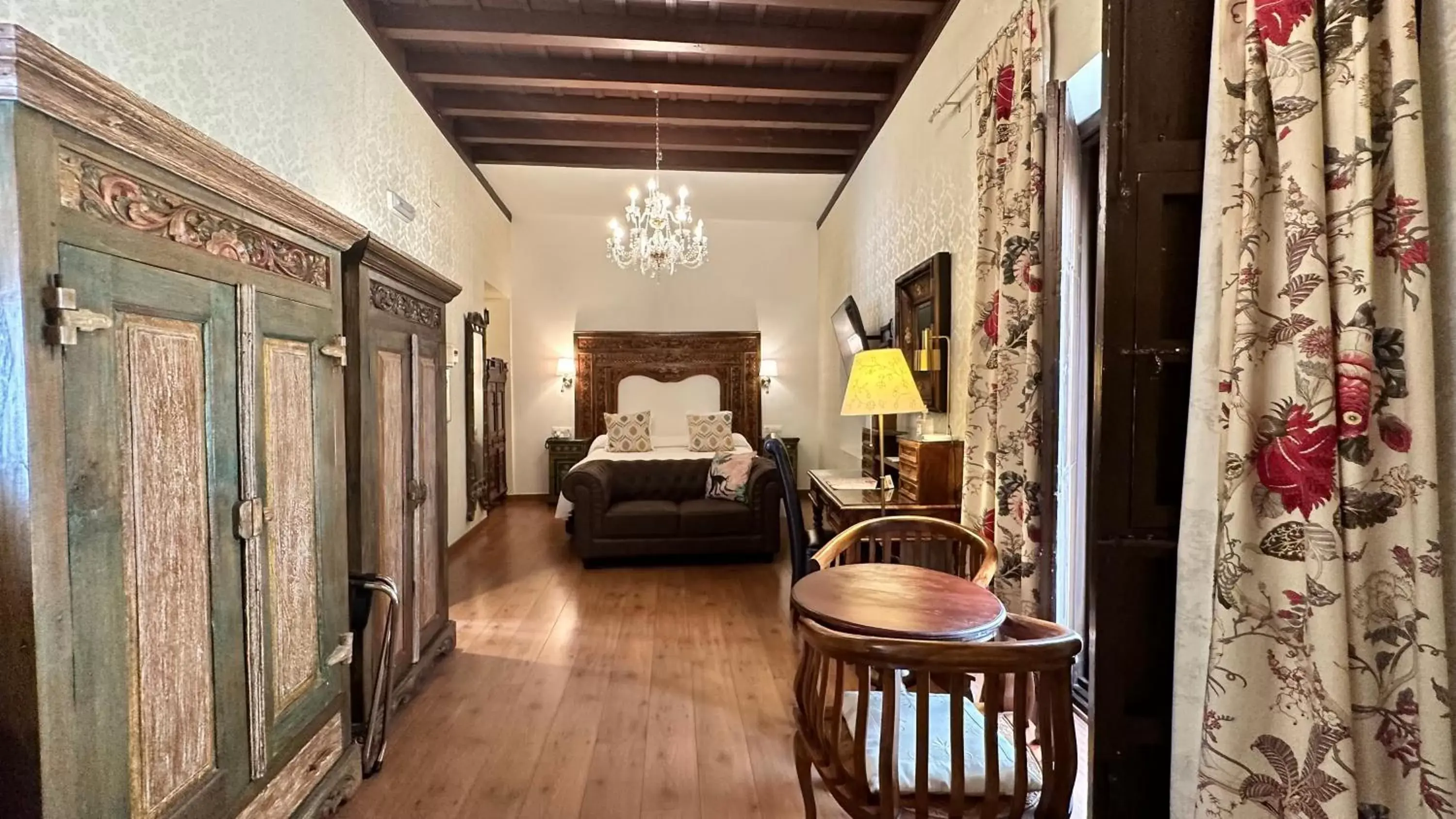 Photo of the whole room, Seating Area in El Rey Moro Hotel Boutique