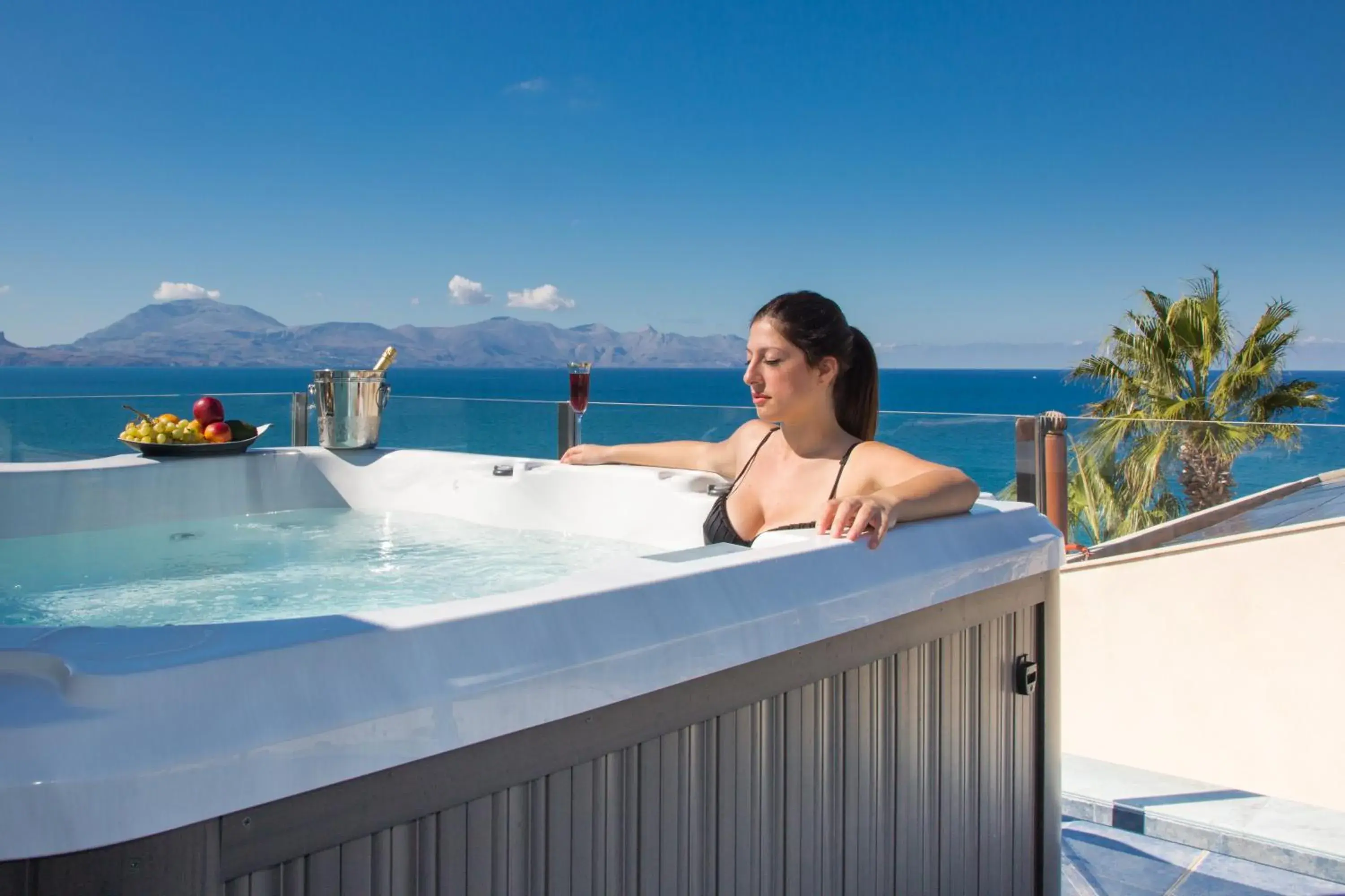 Hot Tub in Marina Holiday & Spa