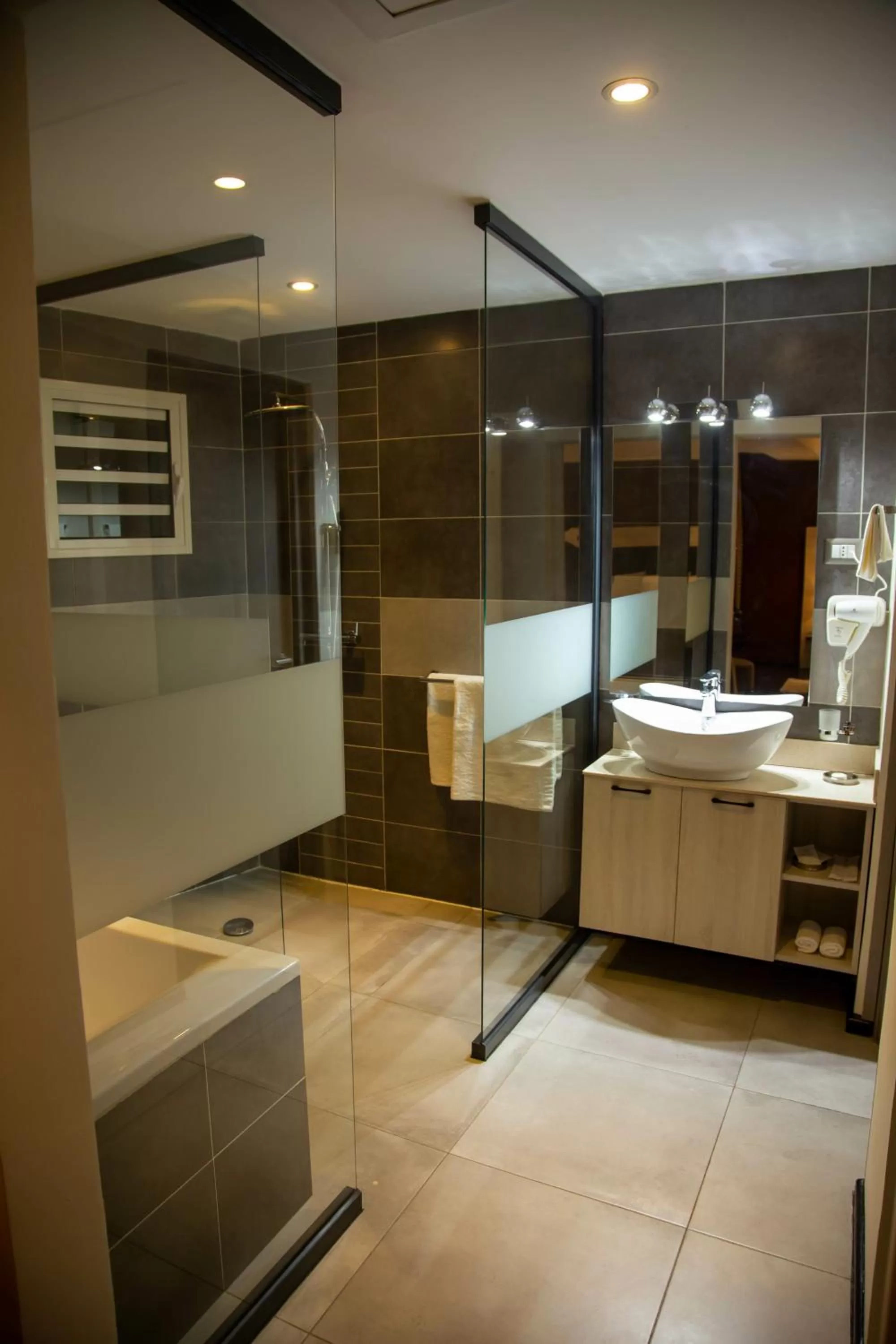 Shower in Hotel La Villette