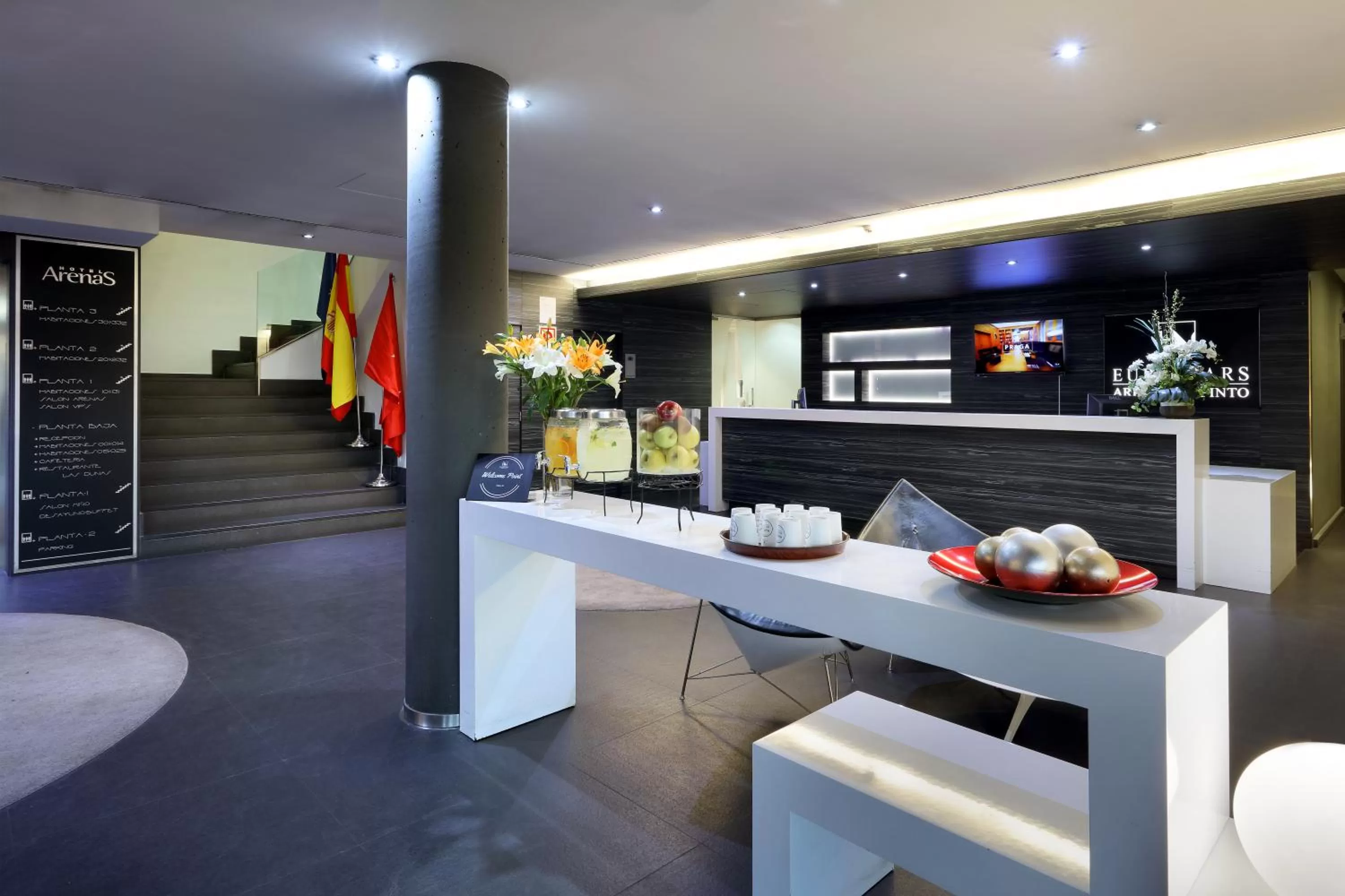Lobby or reception in Eurostars Arenas de Pinto