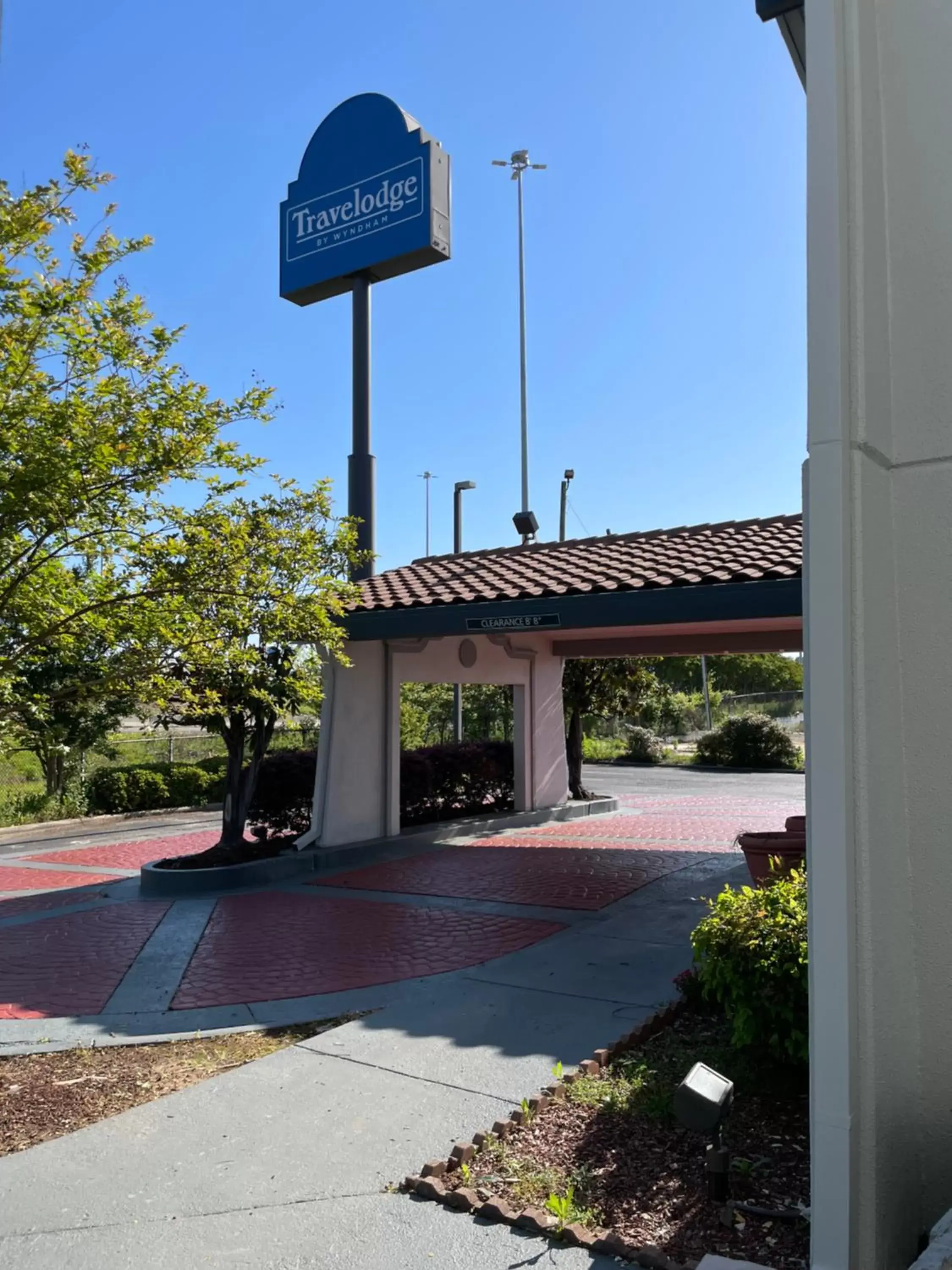Facade/entrance in Travelodge by Wyndham Tuscaloosa