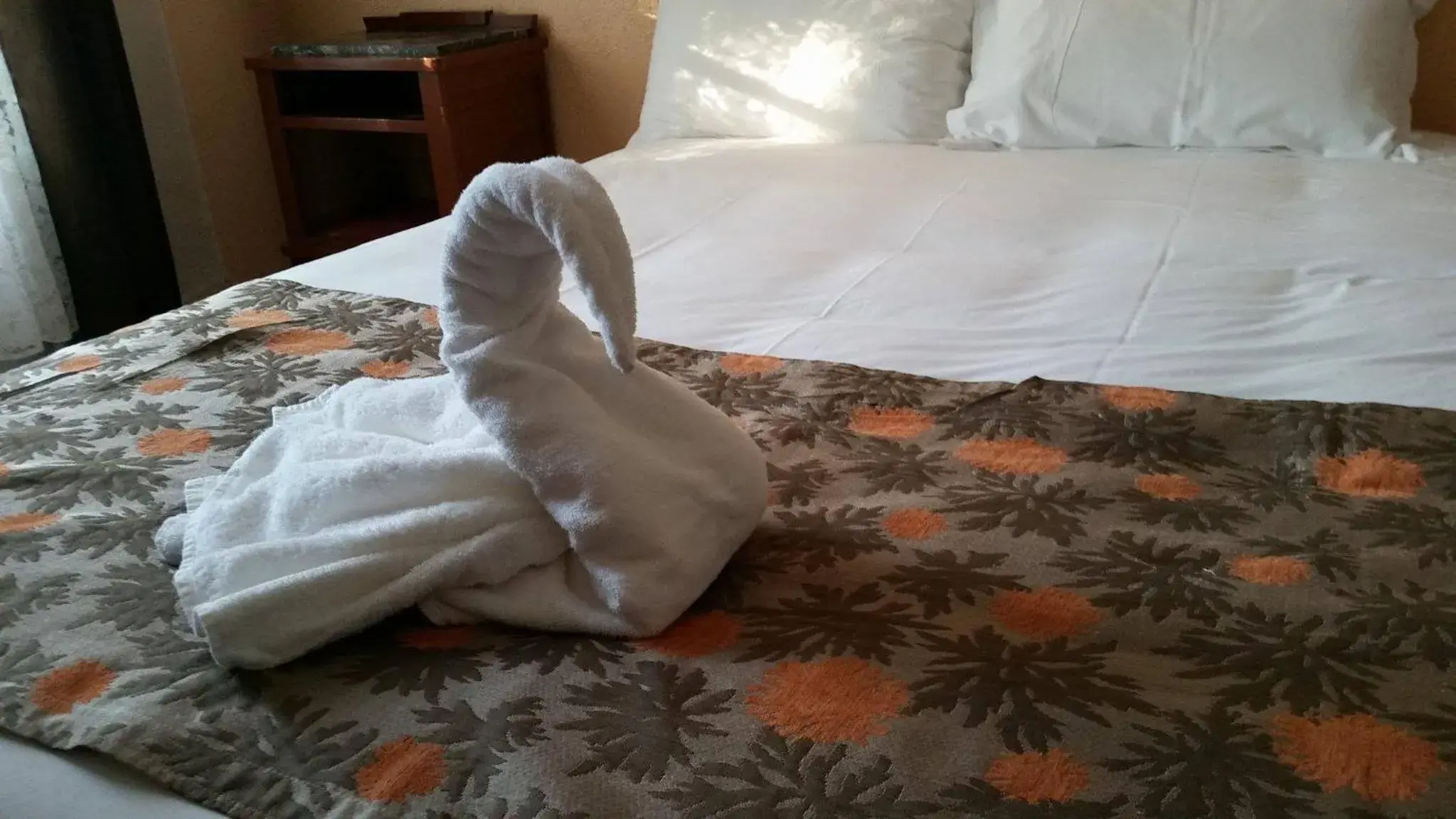 Bed in Hotel De France