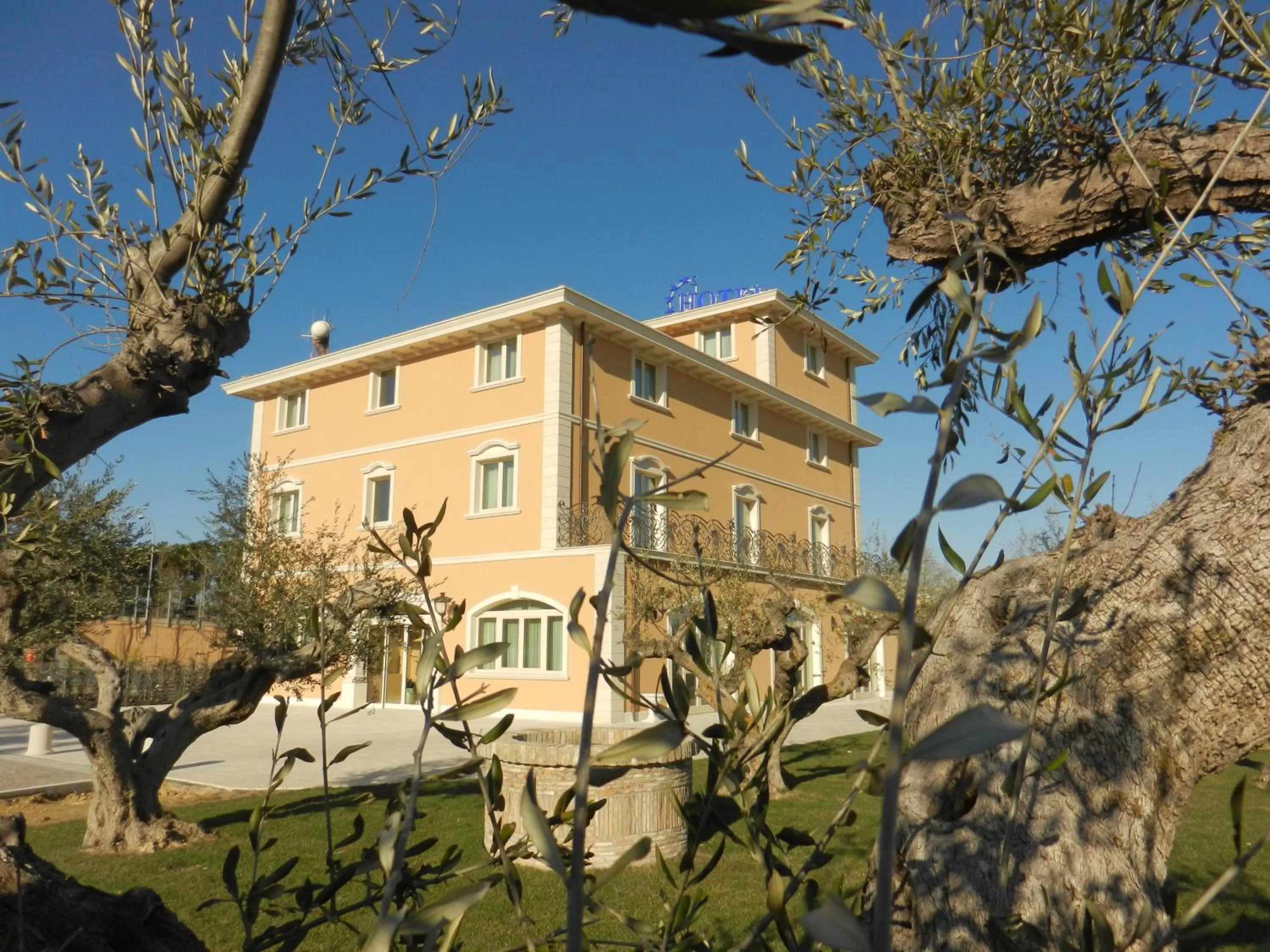 Property building in Hotel Villa Michelangelo