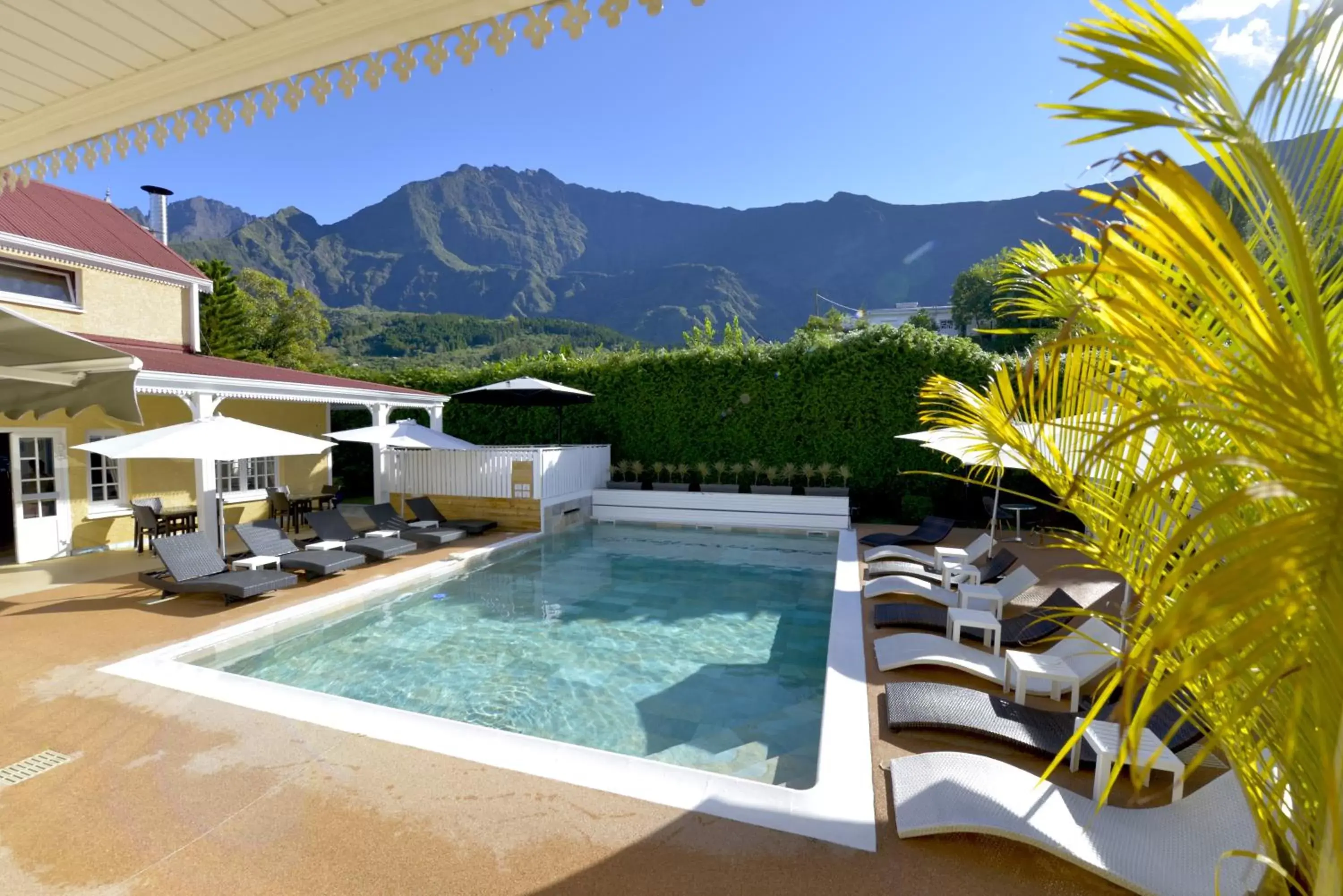 Mountain view, Swimming Pool in Hotel Le Cilaos