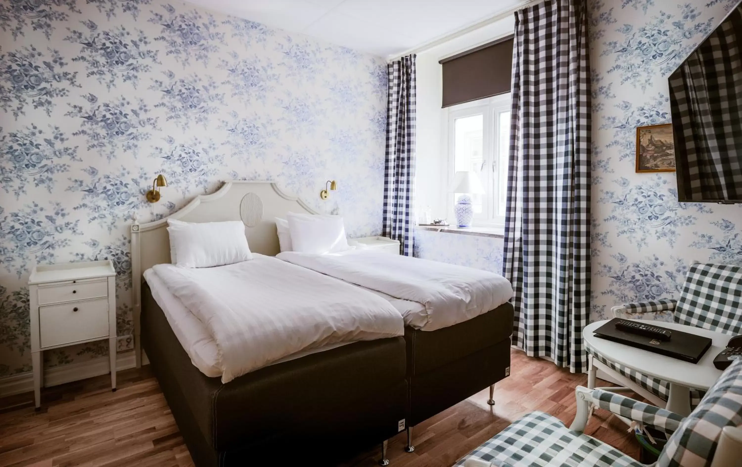 Dubbelrum Slottsflygeln (7 min promenad) in Vadstena Klosterhotell Konferens & Spa Dubbelrum Slottsflygeln (7 min promenad) in Vadstena Klosterhotell Konferens & Spa